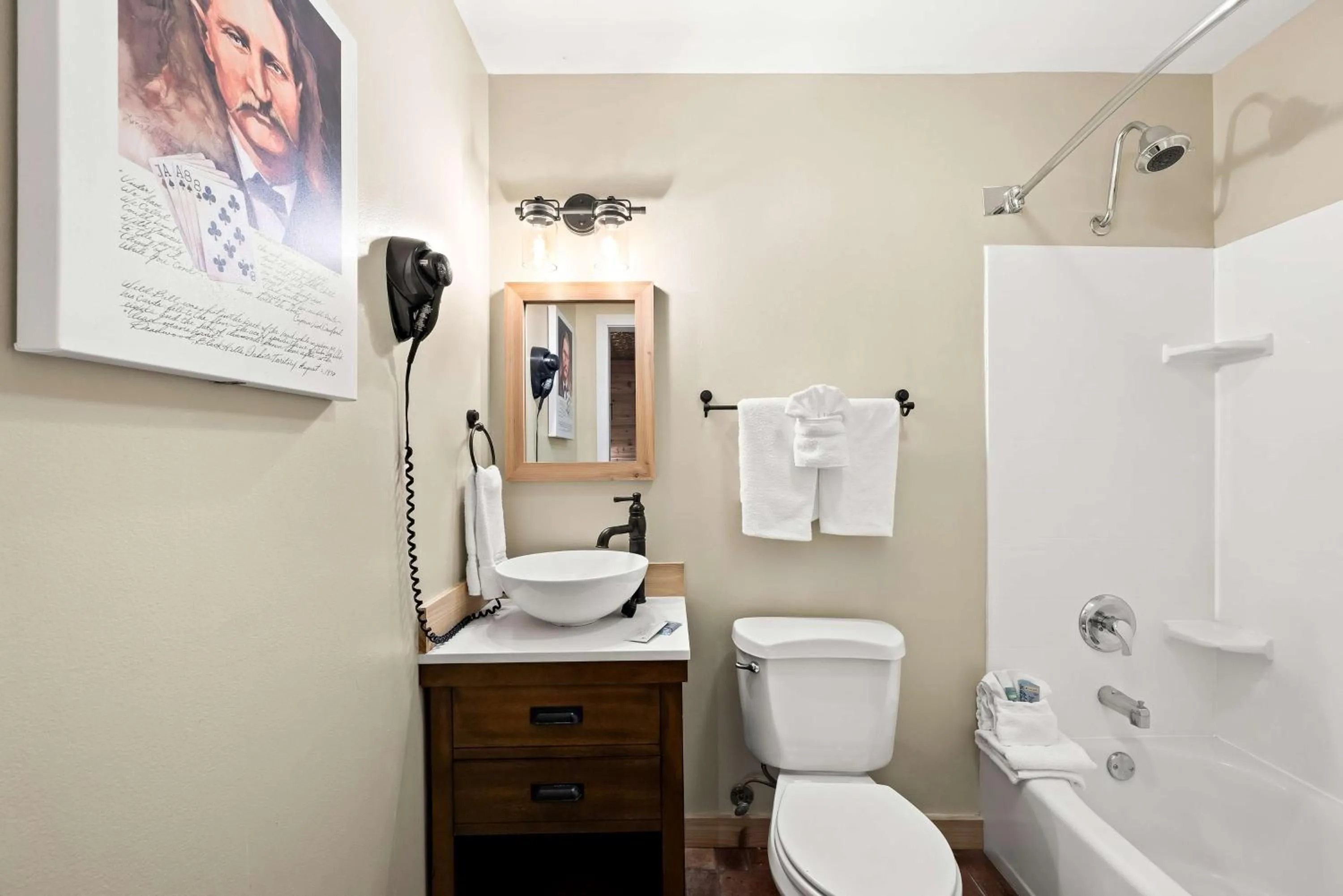Bathroom in Best Western Route 66 Rail Haven