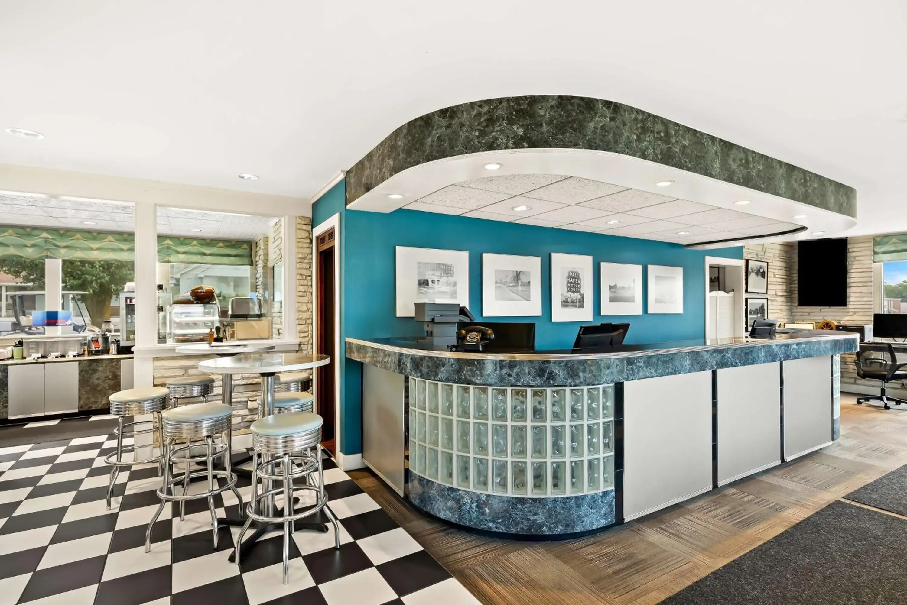 Lobby or reception in Best Western Route 66 Rail Haven Lobby or reception in Best Western Route 66 Rail Haven