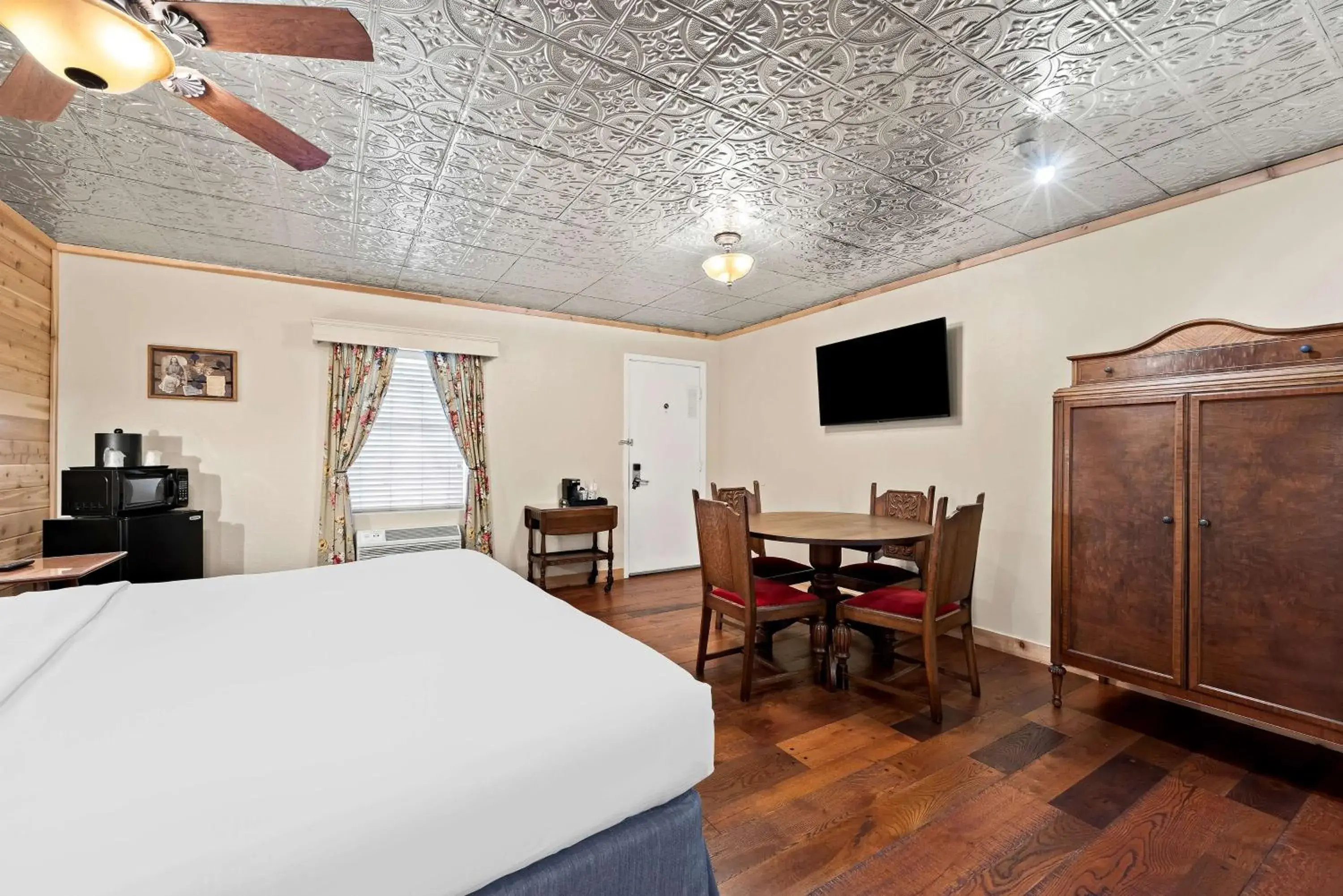 Bedroom, Bed in Best Western Route 66 Rail Haven Bedroom, Bed in Best Western Route 66 Rail Haven