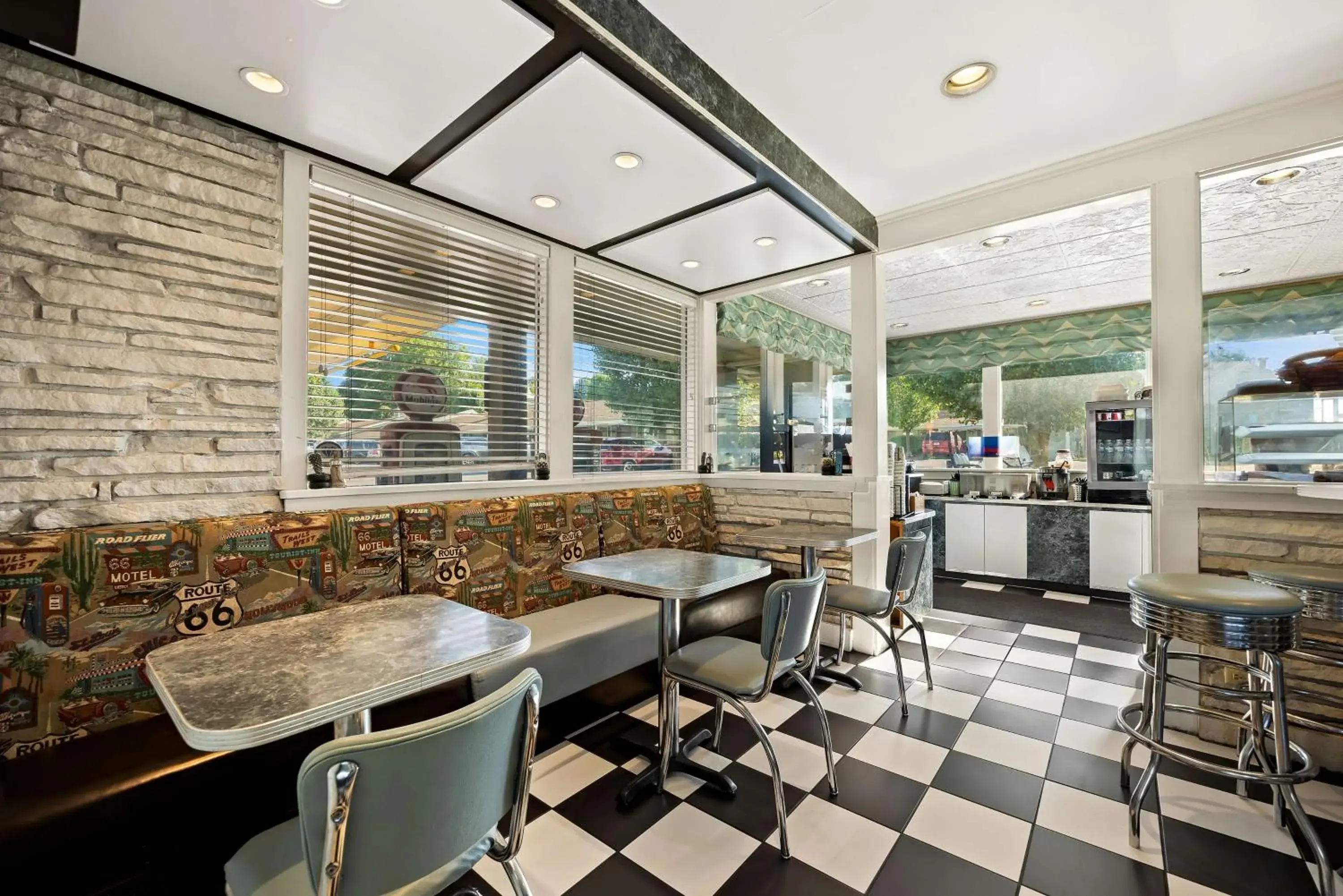 Breakfast in Best Western Route 66 Rail Haven Breakfast in Best Western Route 66 Rail Haven