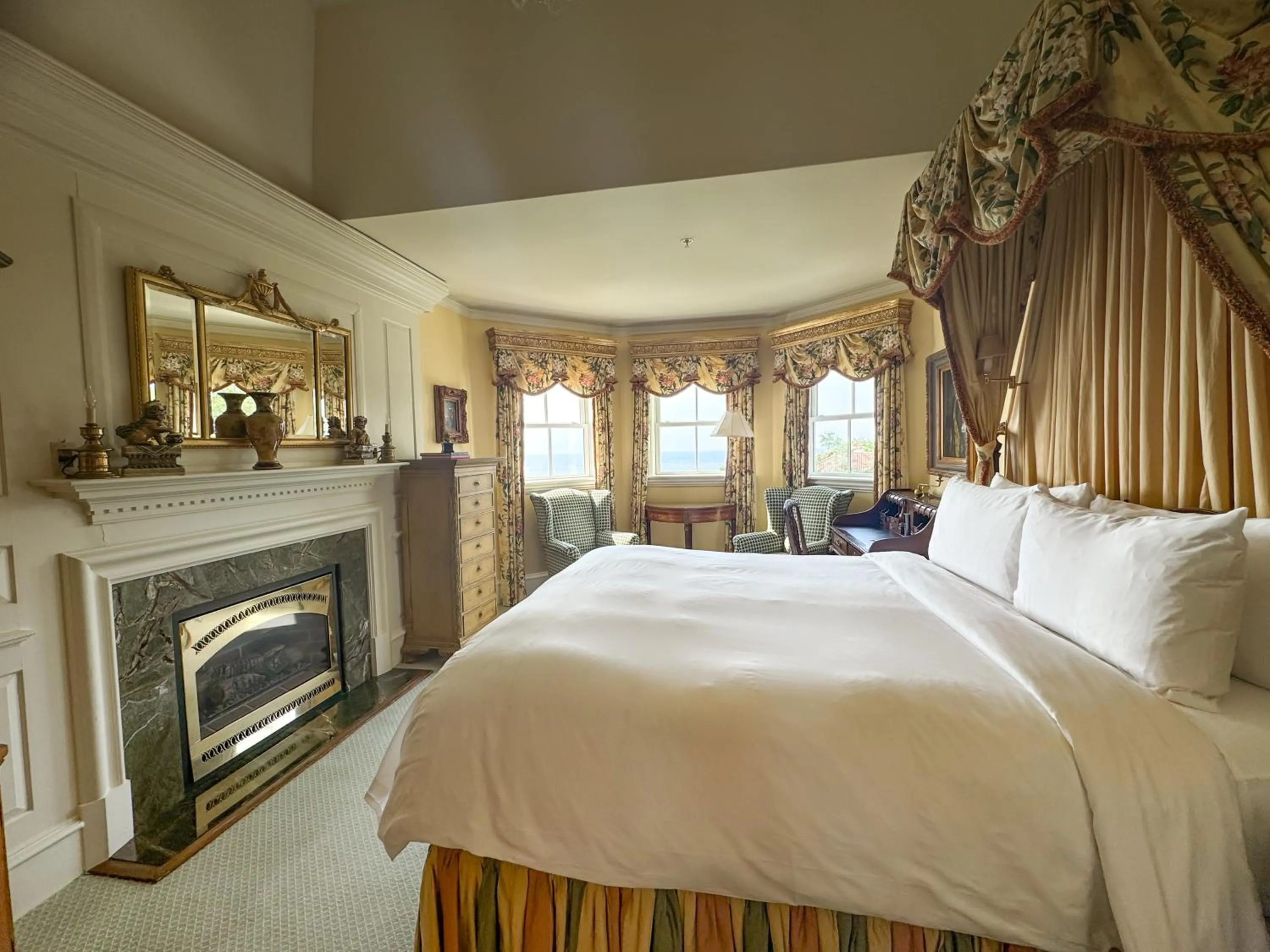 Bedroom, Bed in The Chanler at Cliff Walk