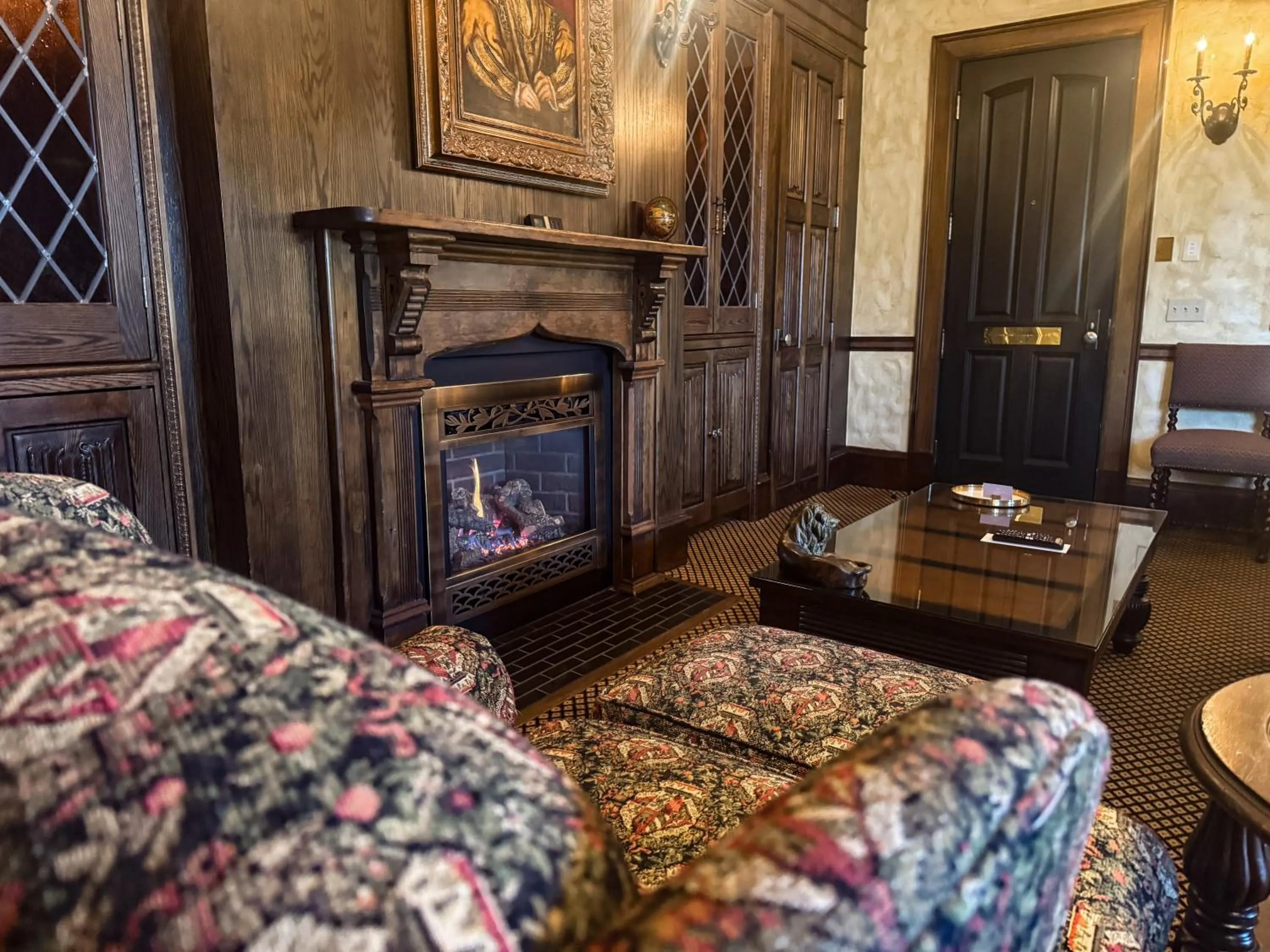 fireplace in The Chanler at Cliff Walk