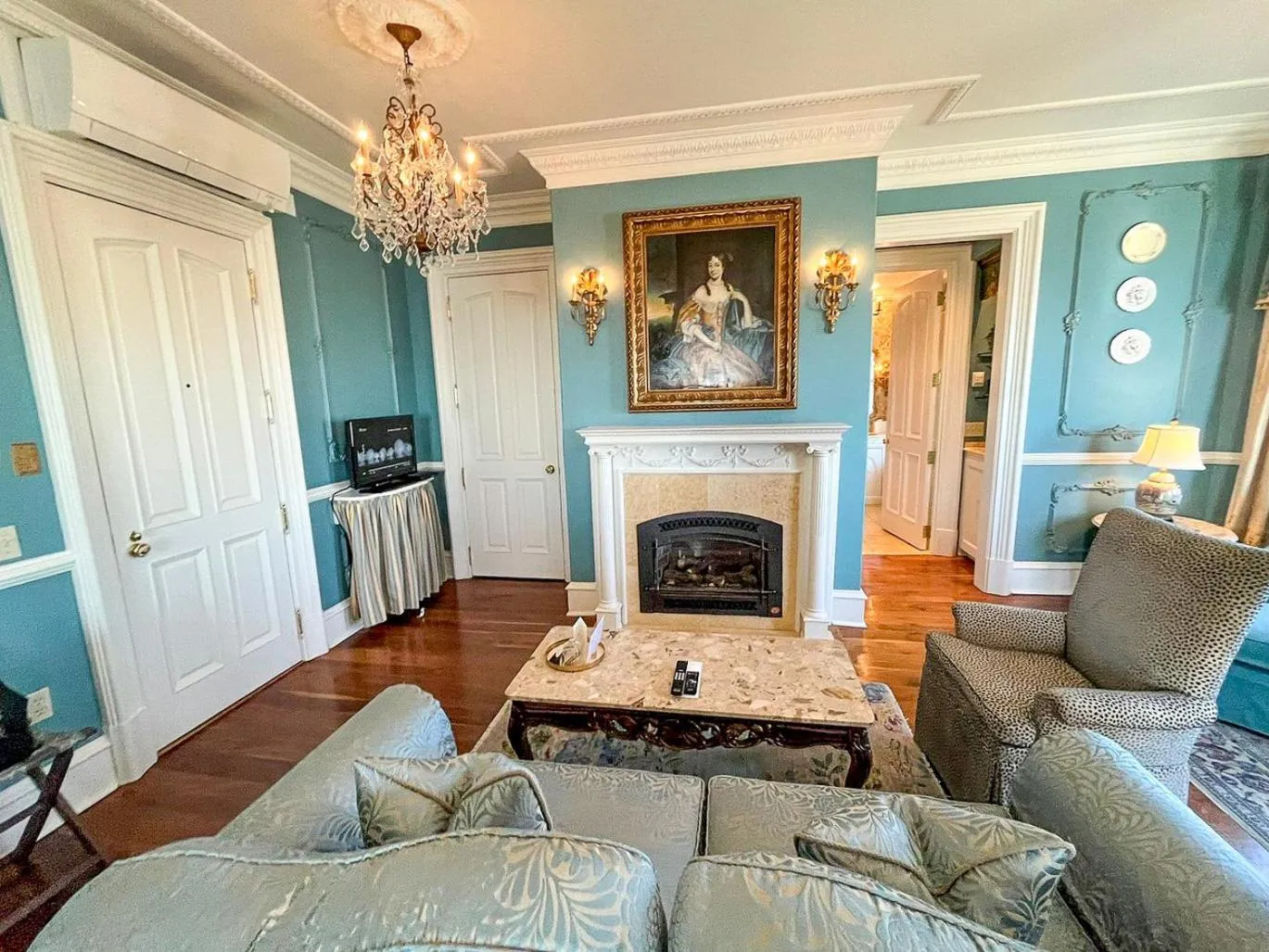 fireplace in The Chanler at Cliff Walk