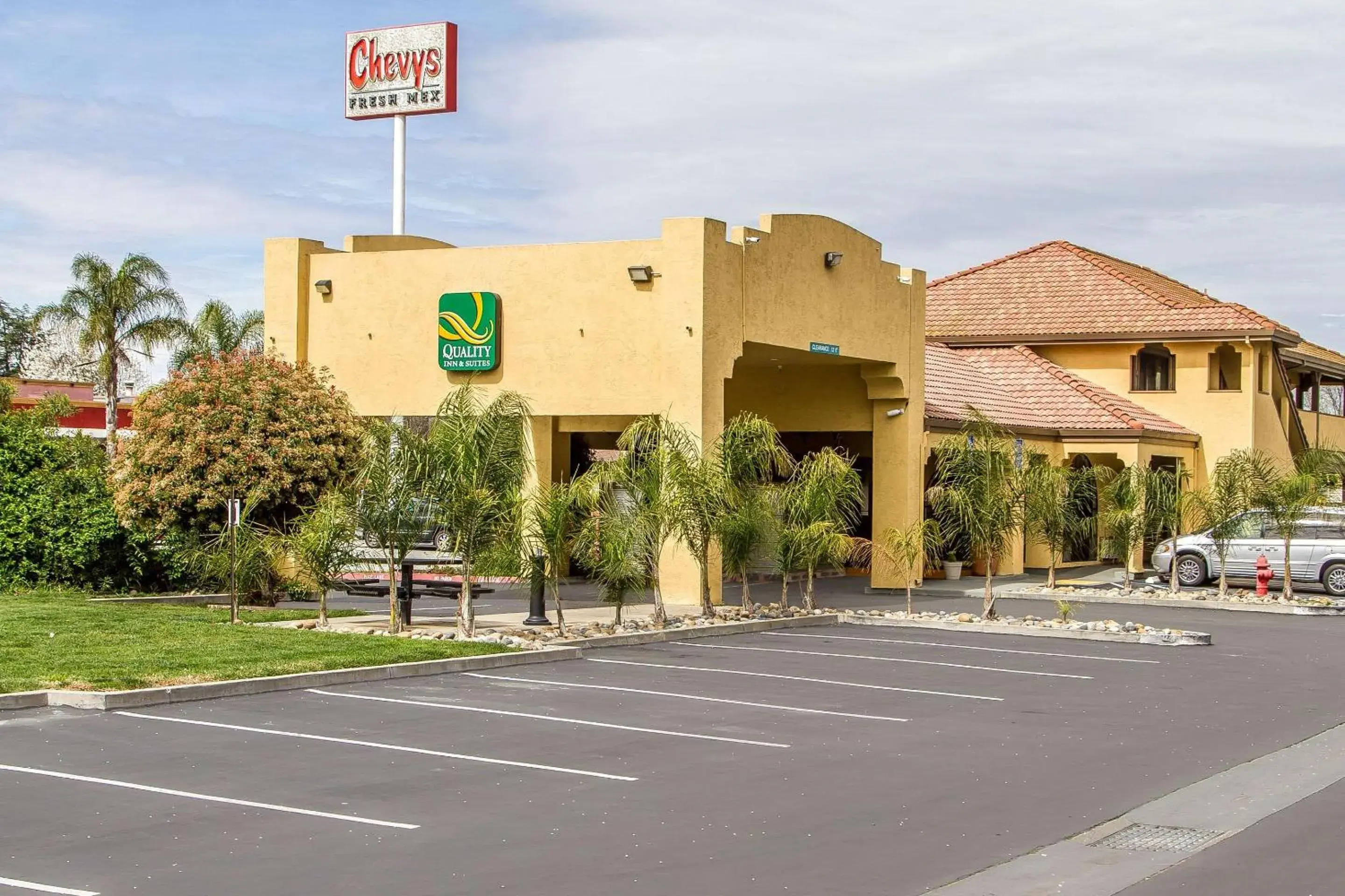 Property building in Quality Inn & Suites Gilroy Property building in Quality Inn & Suites Gilroy