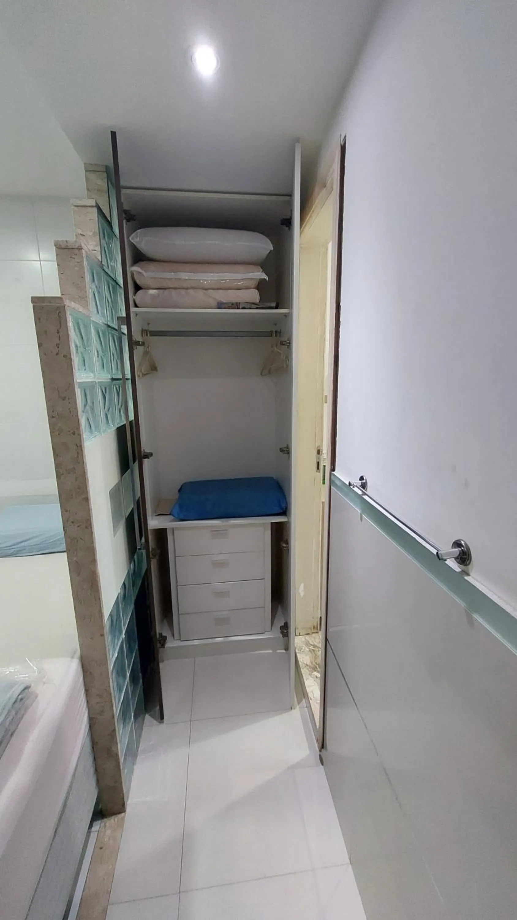 wardrobe, Bed in Hotel Casa Bonita