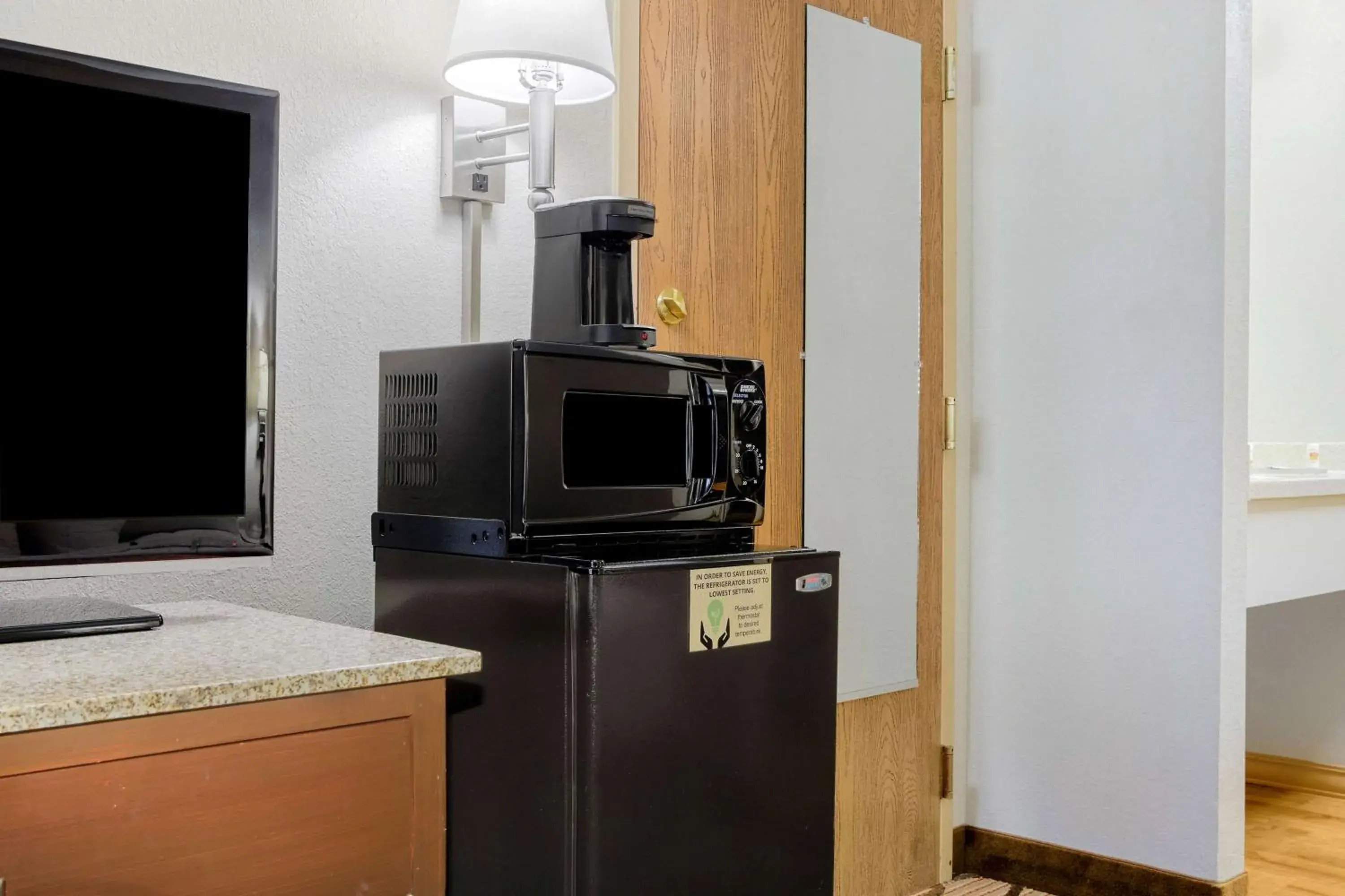 Photo of the whole room in La Quinta by Wyndham Springfield South Photo of the whole room in La Quinta by Wyndham Springfield South