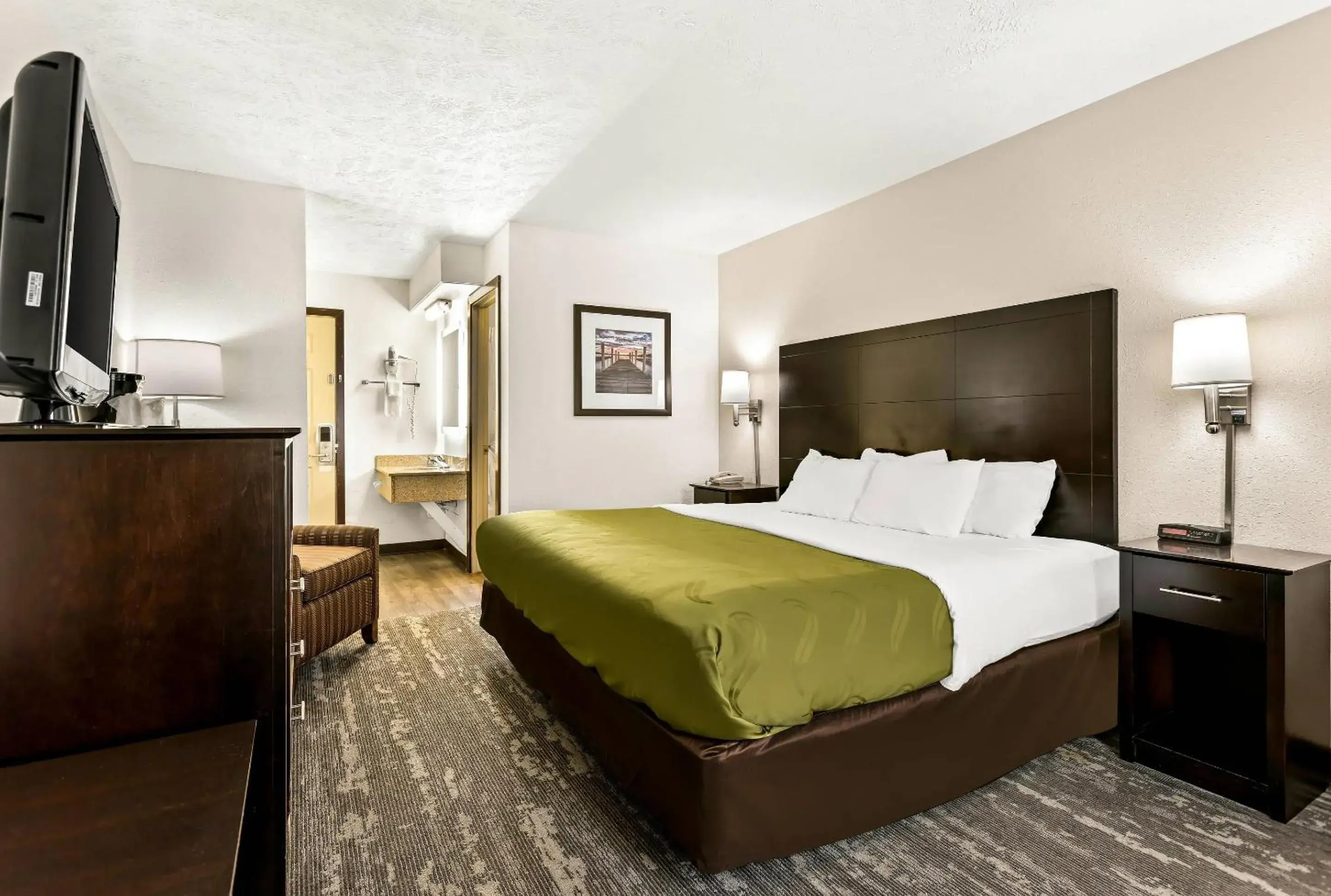 Bedroom, Bed in Quality Inn Traverse City Bedroom, Bed in Quality Inn Traverse City