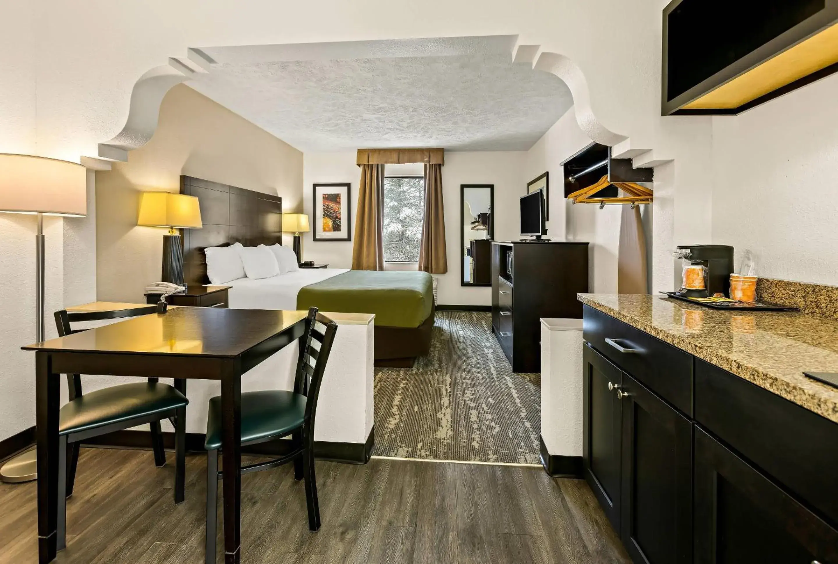 Bedroom in Quality Inn Traverse City Bedroom in Quality Inn Traverse City