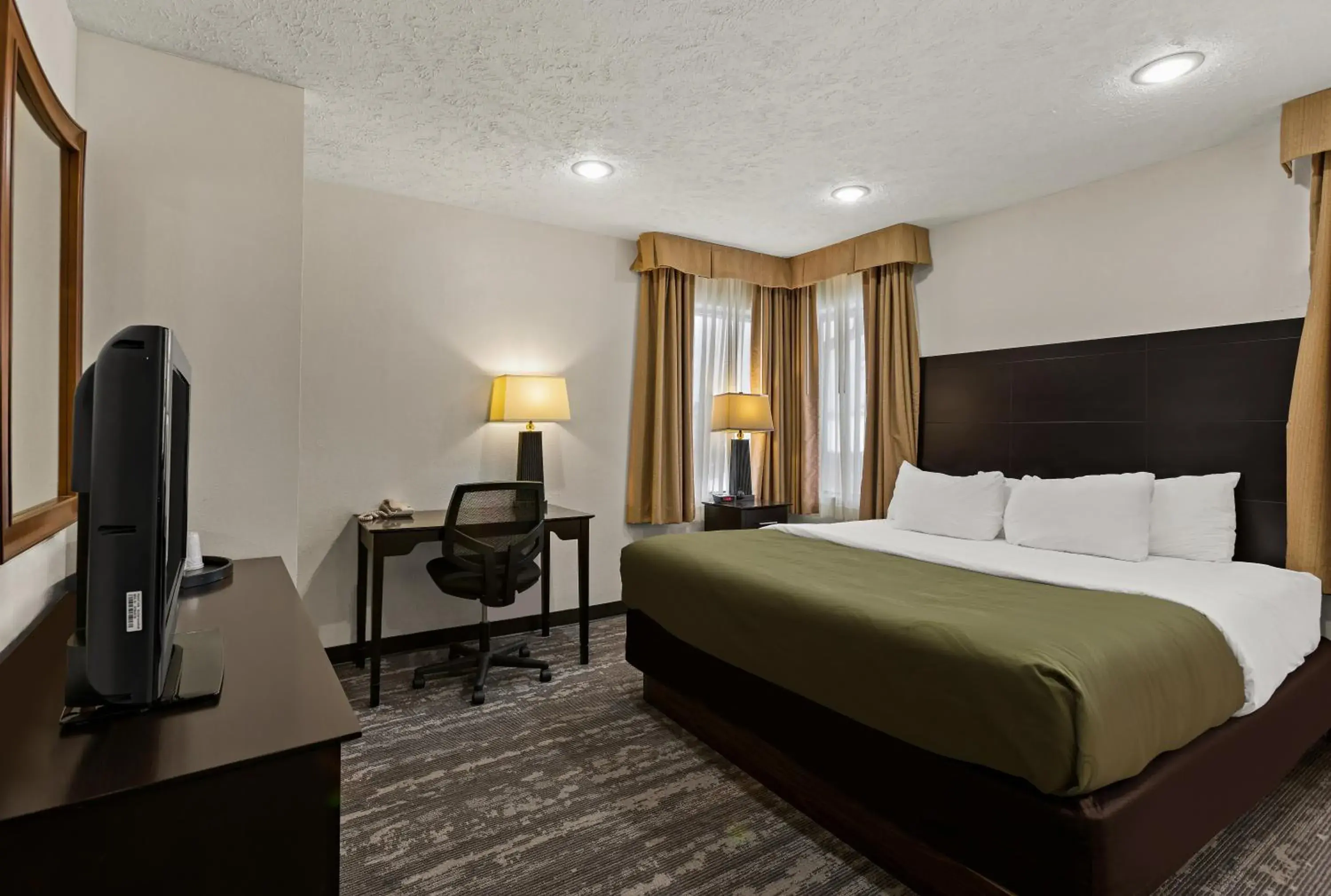 King Suite - Non-Smoking in Quality Inn King Suite - Non-Smoking in Quality Inn