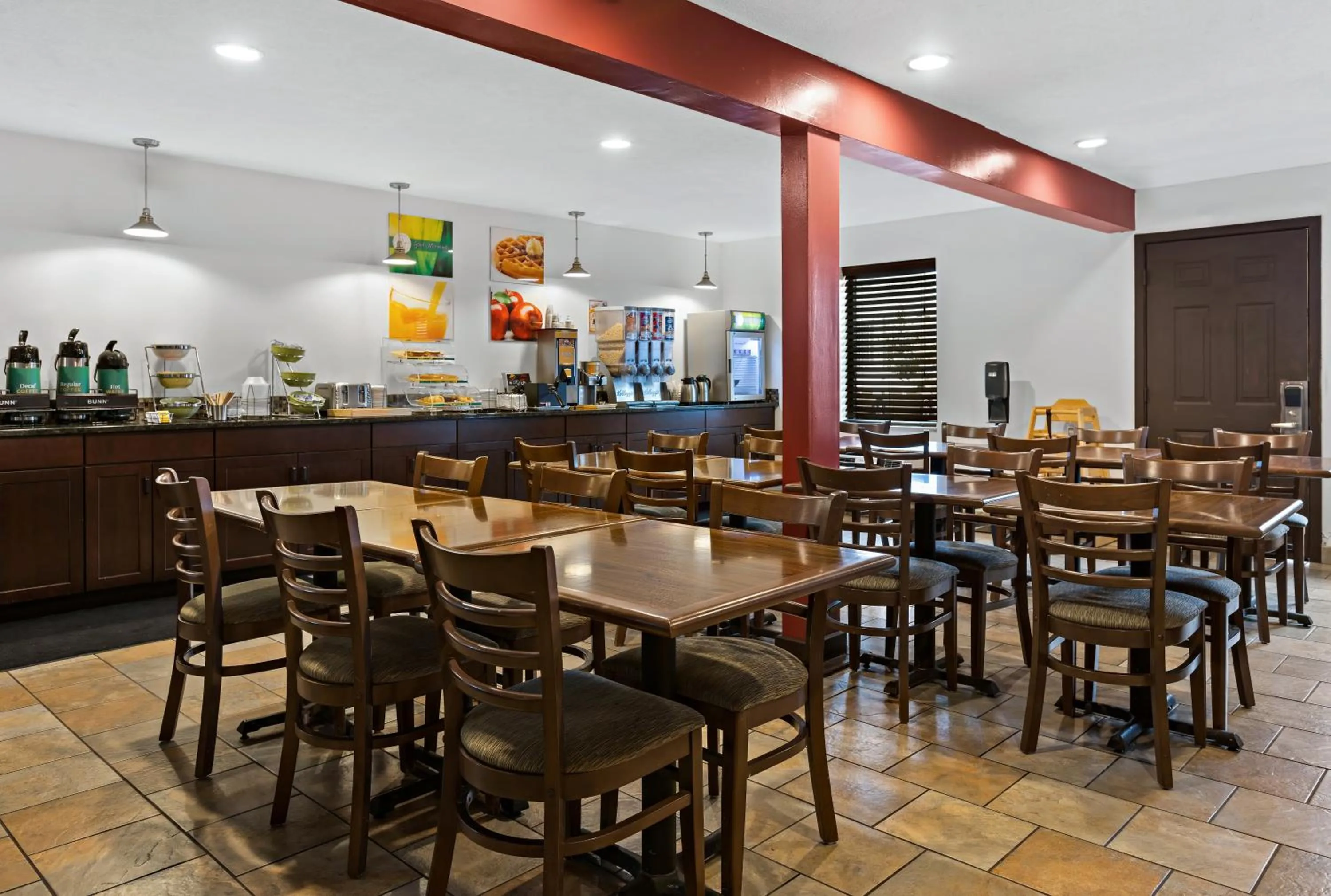 Breakfast in Quality Inn Traverse City