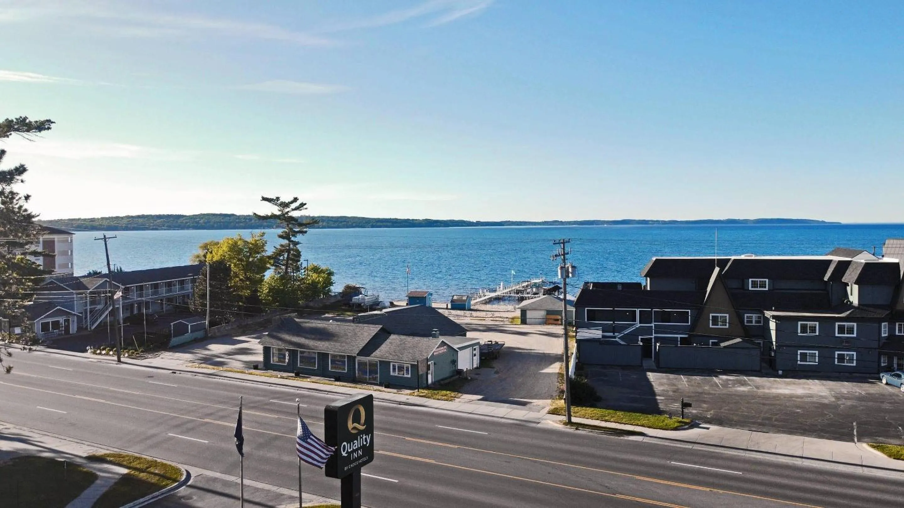 Property building in Quality Inn Traverse City