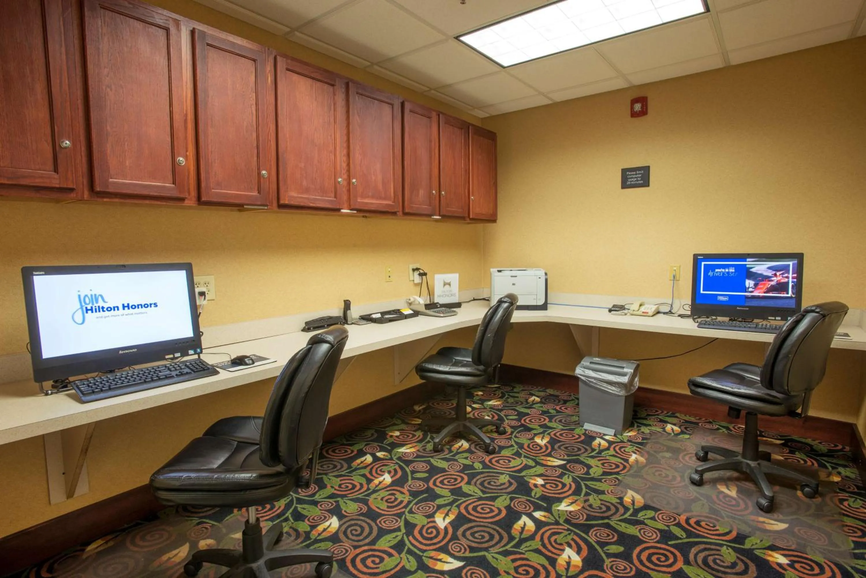 Business facilities in Hampton Inn & Suites Dayton-Airport