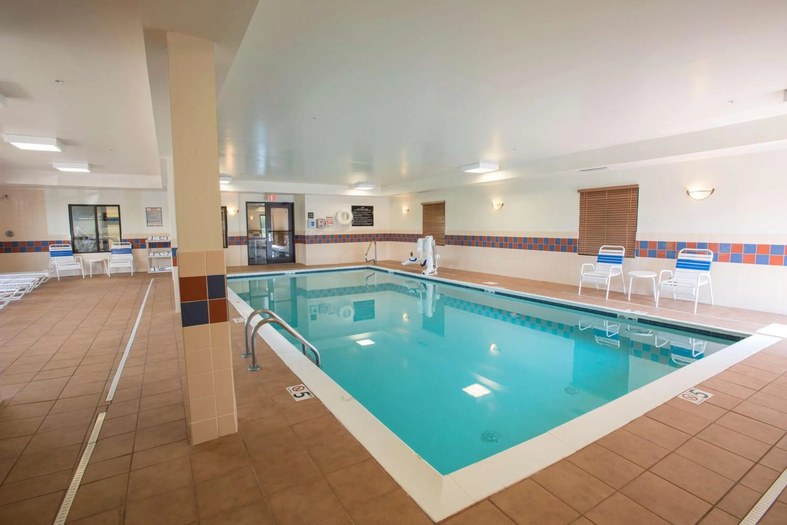 Pool view in Hampton Inn & Suites Dayton-Airport