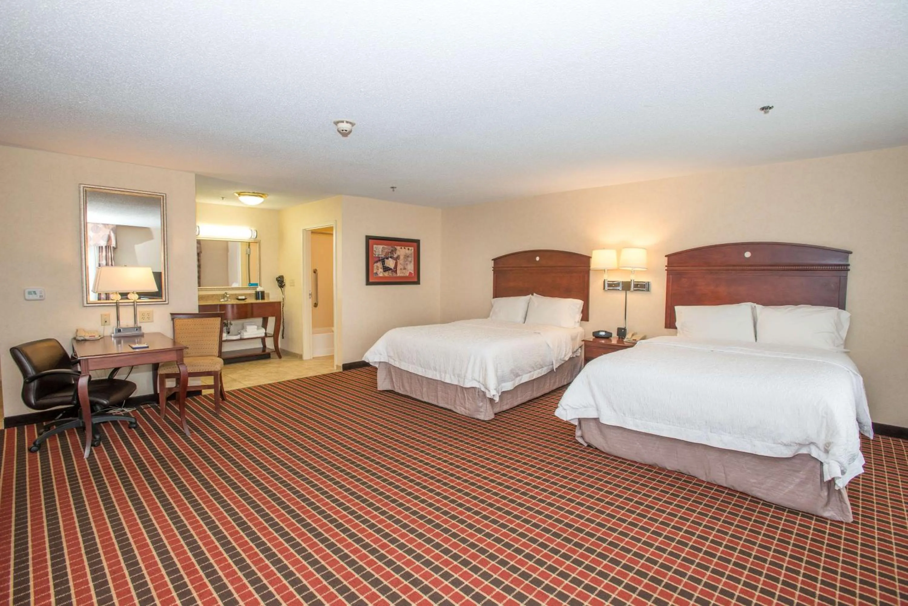 Bedroom, Bed in Hampton Inn & Suites Dayton-Airport