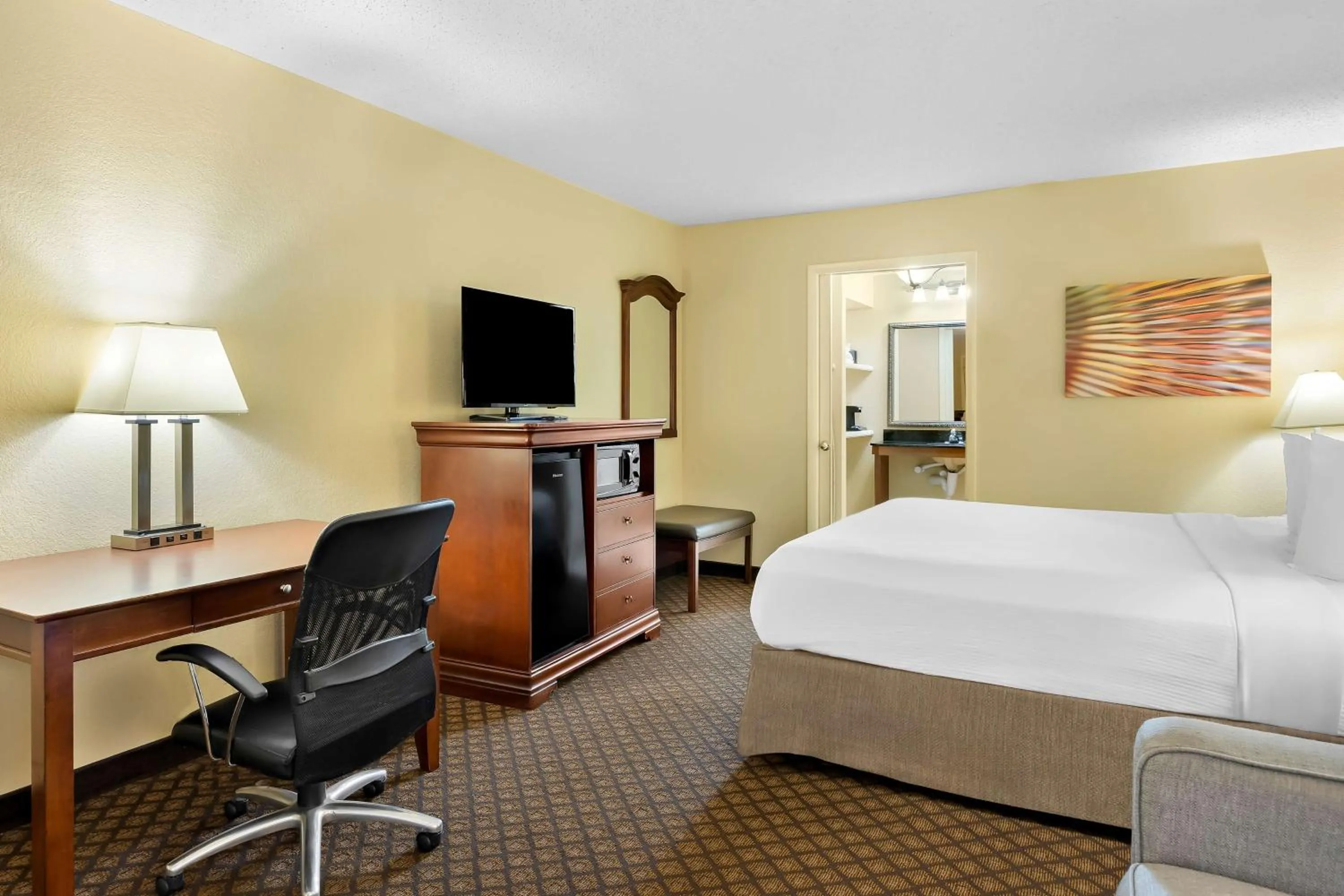 Bedroom, Bed in Best Western Coach House