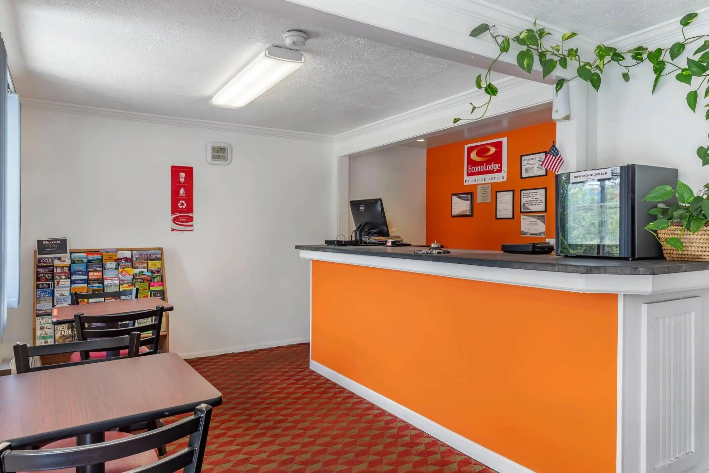 Lobby or reception in Econo Lodge Lee - Great Barrington