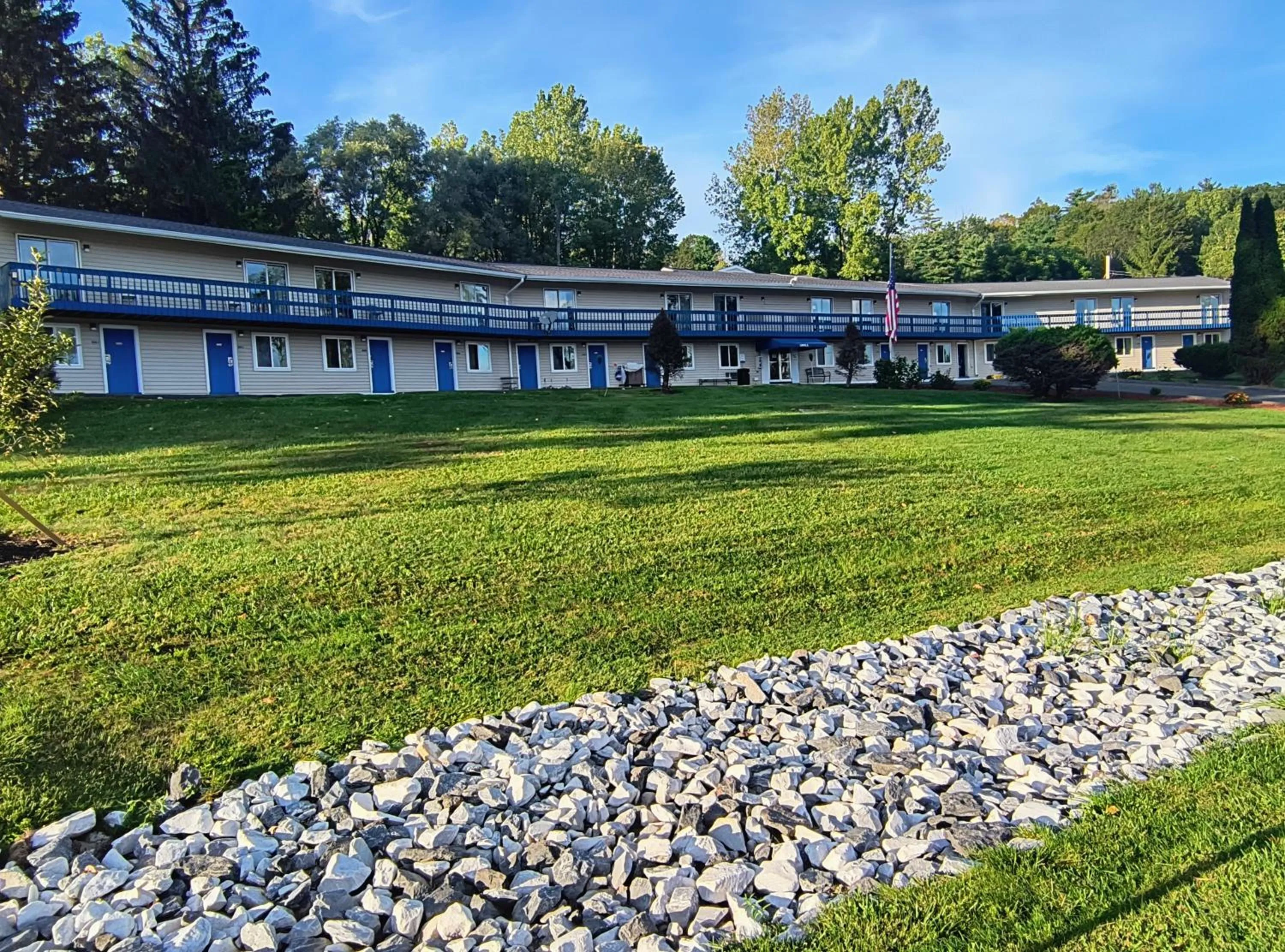 Natural landscape in Econo Lodge Lee - Great Barrington
