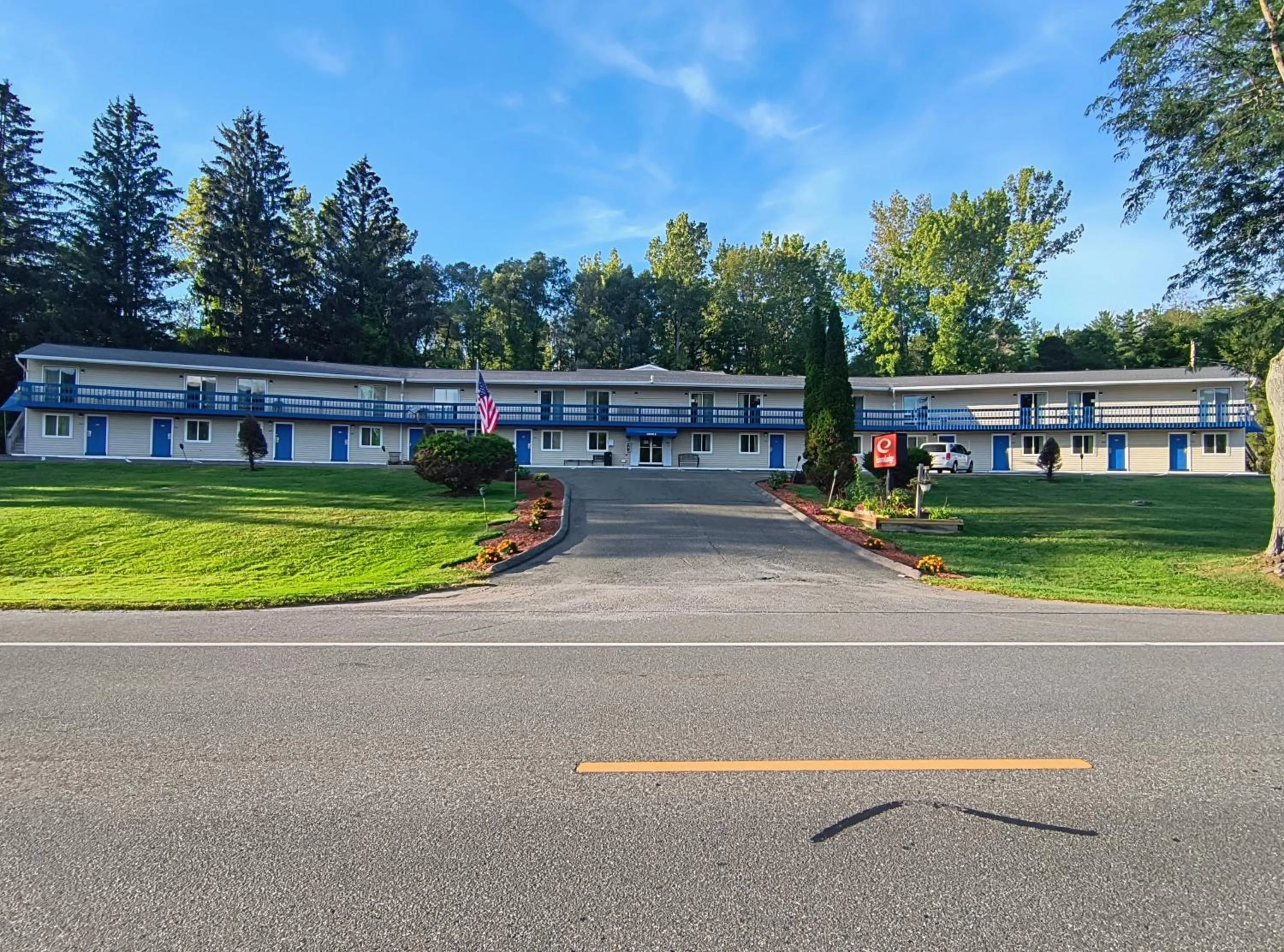 Property building in Econo Lodge Lee - Great Barrington