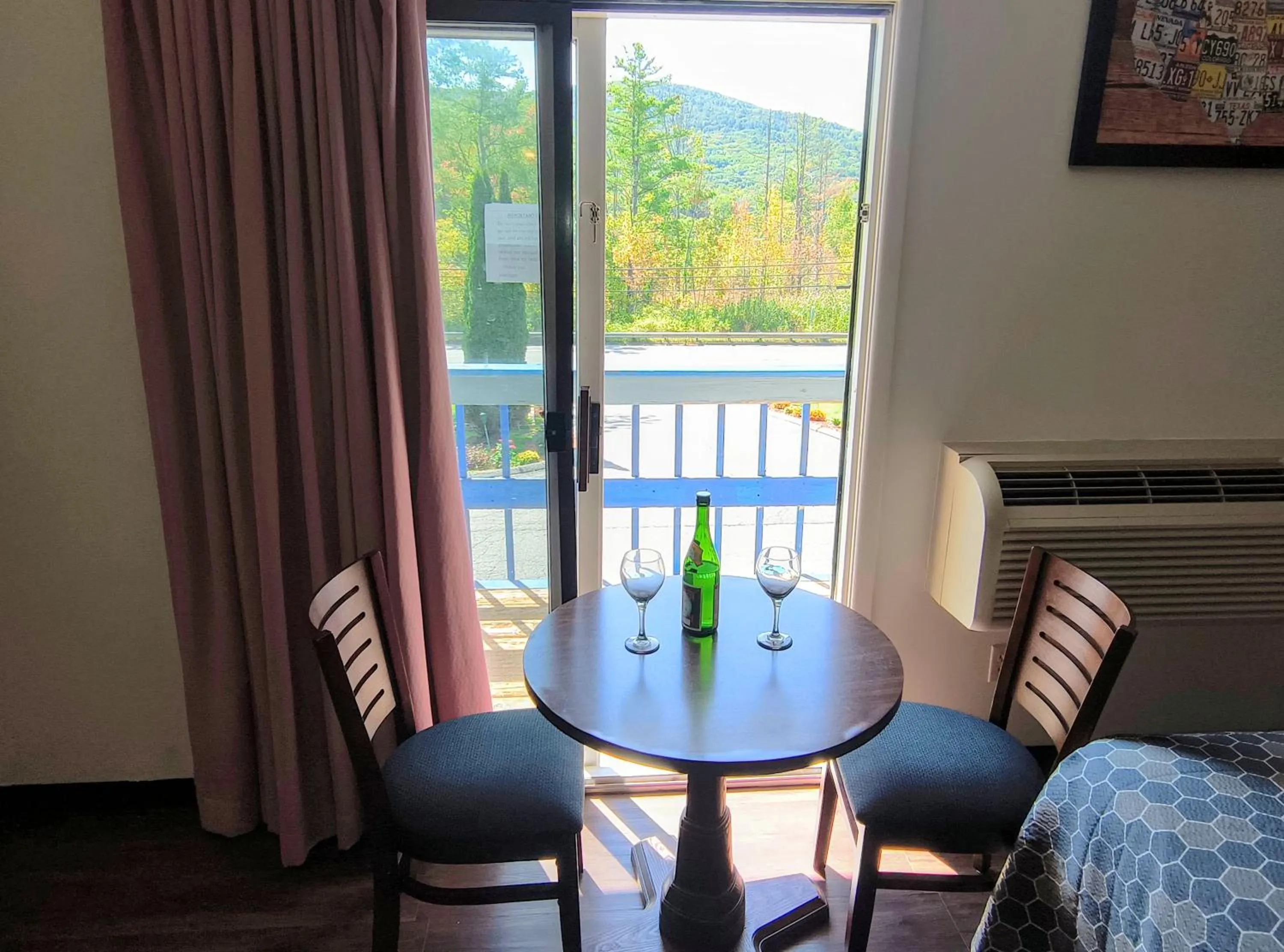Dining area in Econo Lodge Lee - Great Barrington