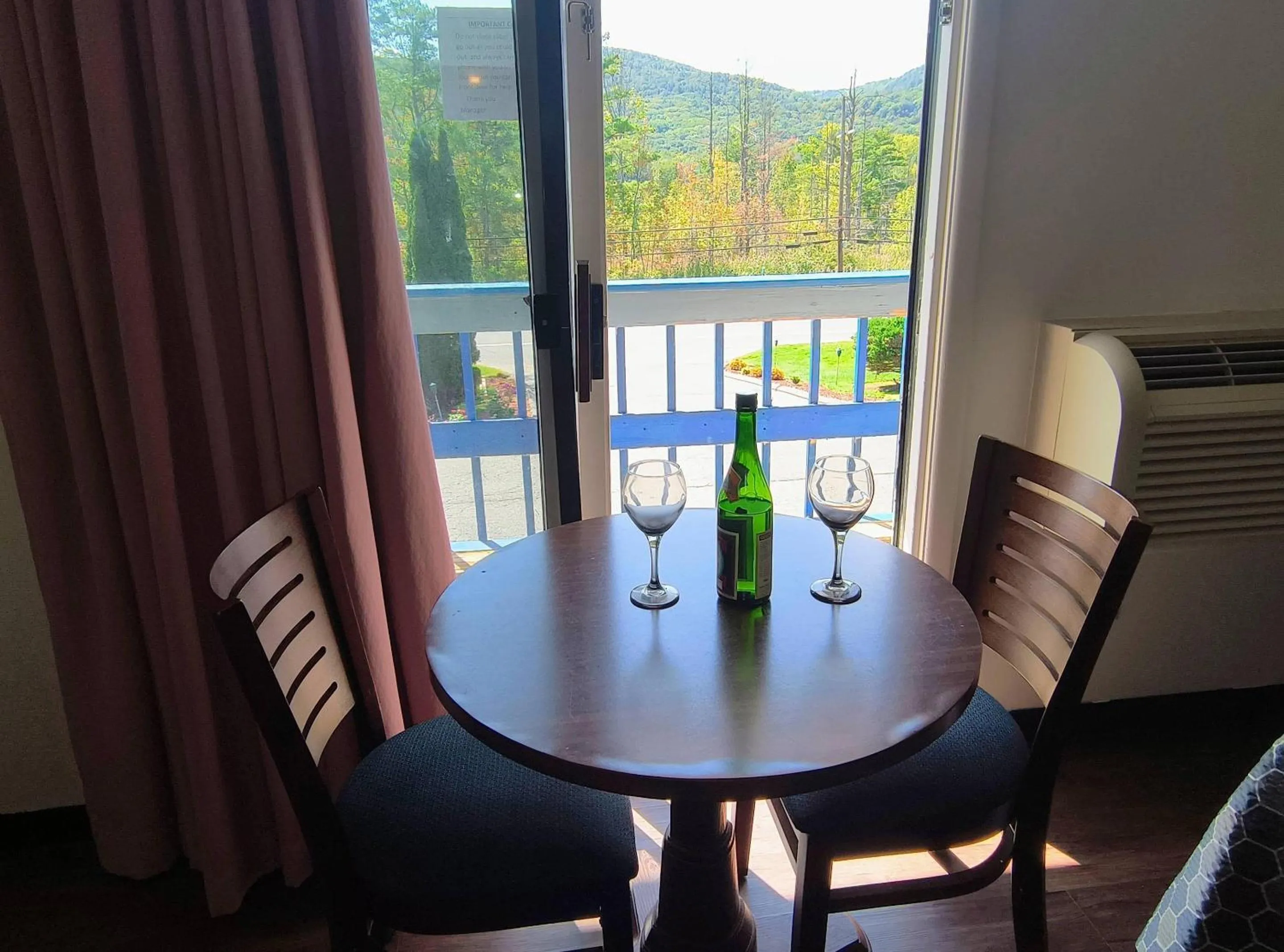 Bedroom in Econo Lodge Lee - Great Barrington