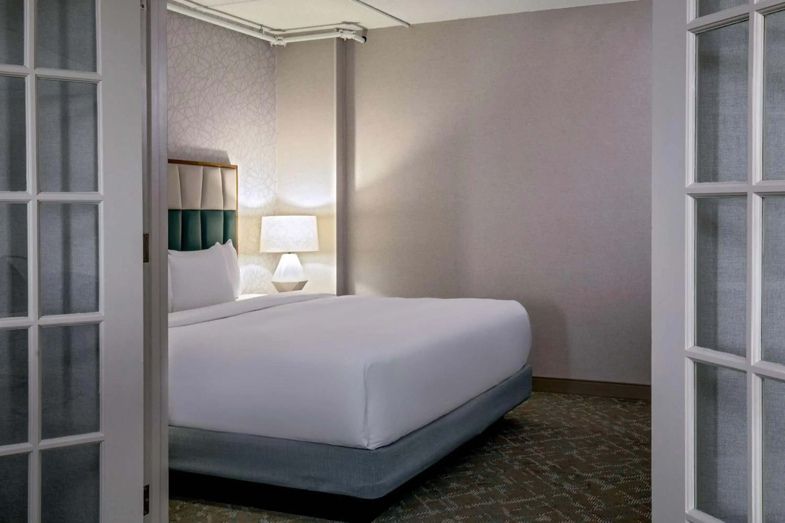 Bed in DoubleTree by Hilton Boston/Westborough Bed in DoubleTree by Hilton Boston/Westborough