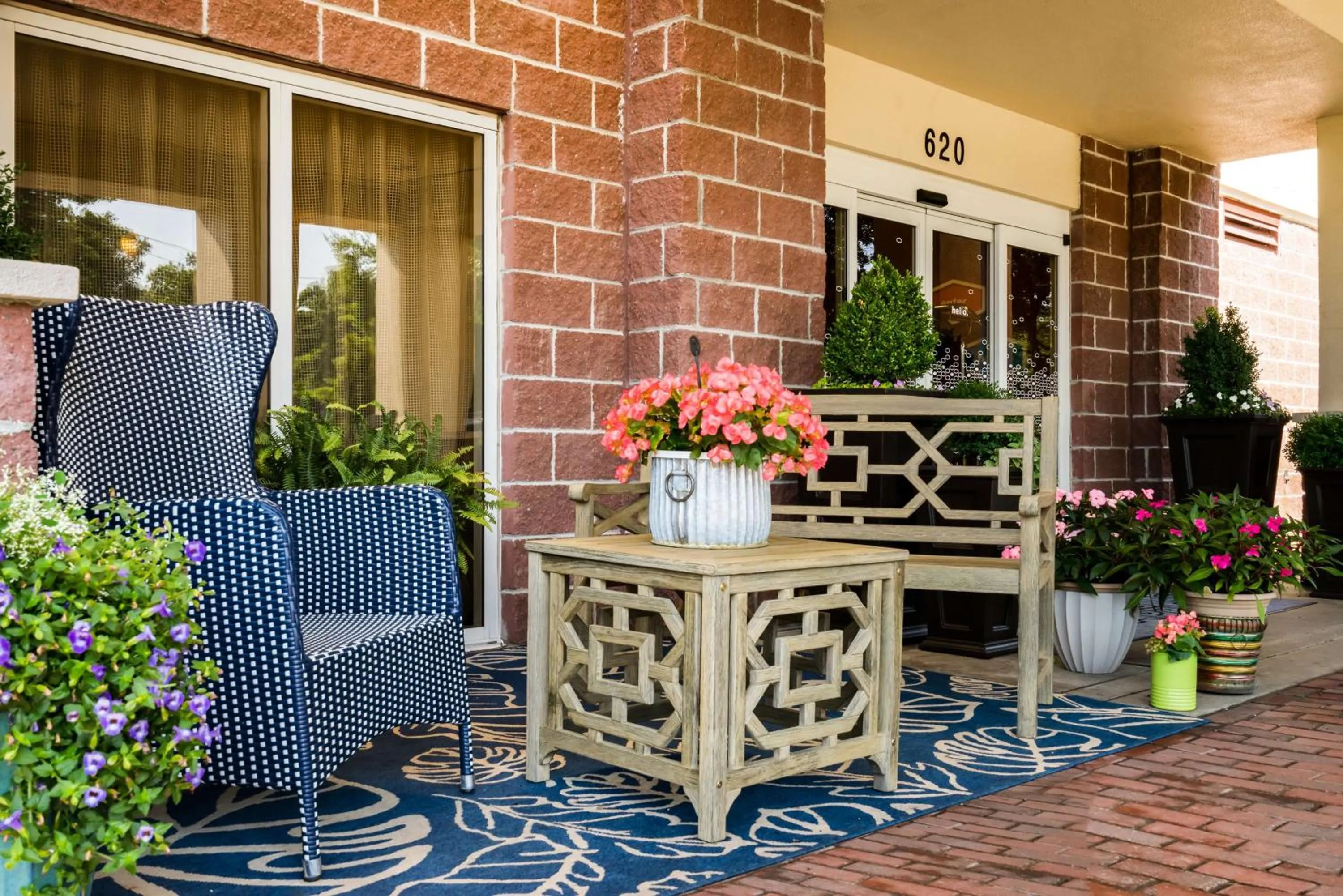 Patio in Hampton Inn Clifton Park