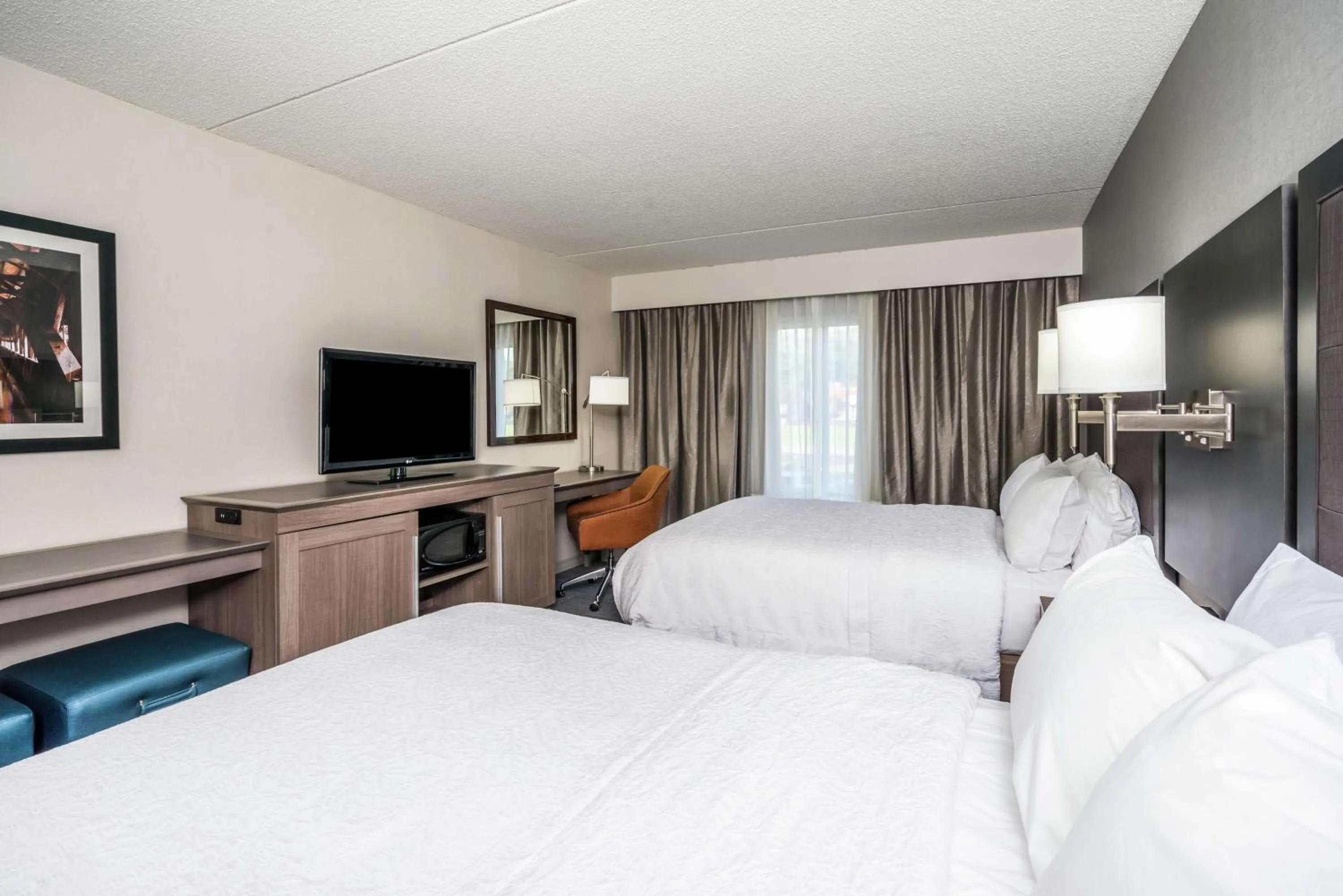 Bed in Hampton Inn Clifton Park