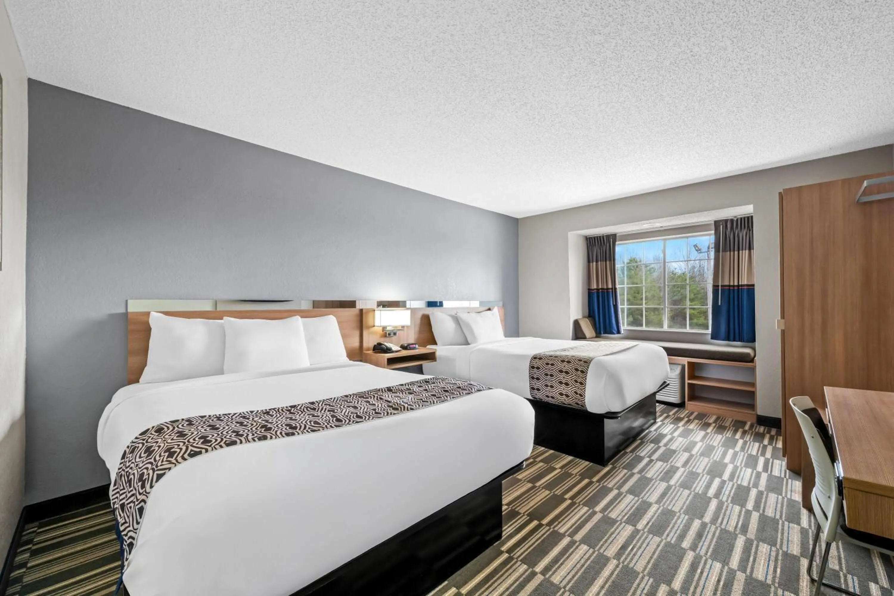 Bed in Microtel Inn & Suites by Wyndham Statesville