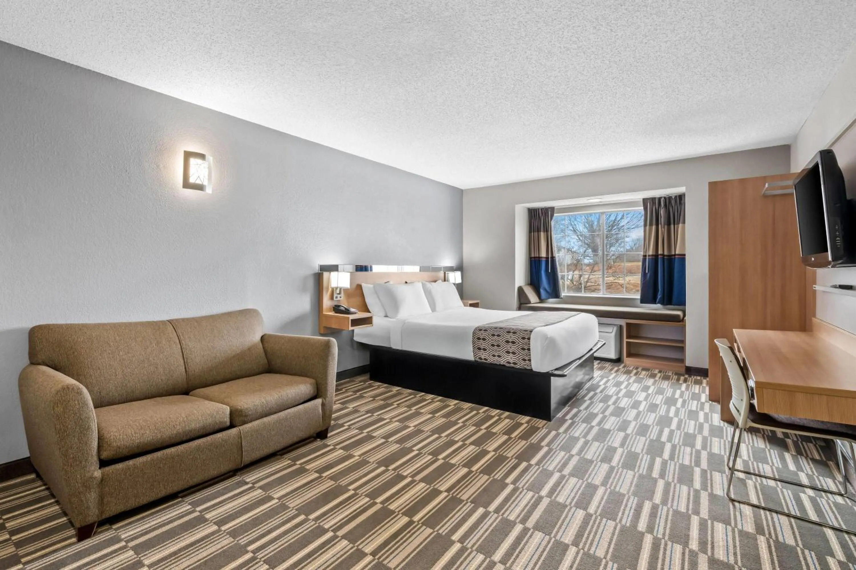 Bed in Microtel Inn & Suites by Wyndham Statesville