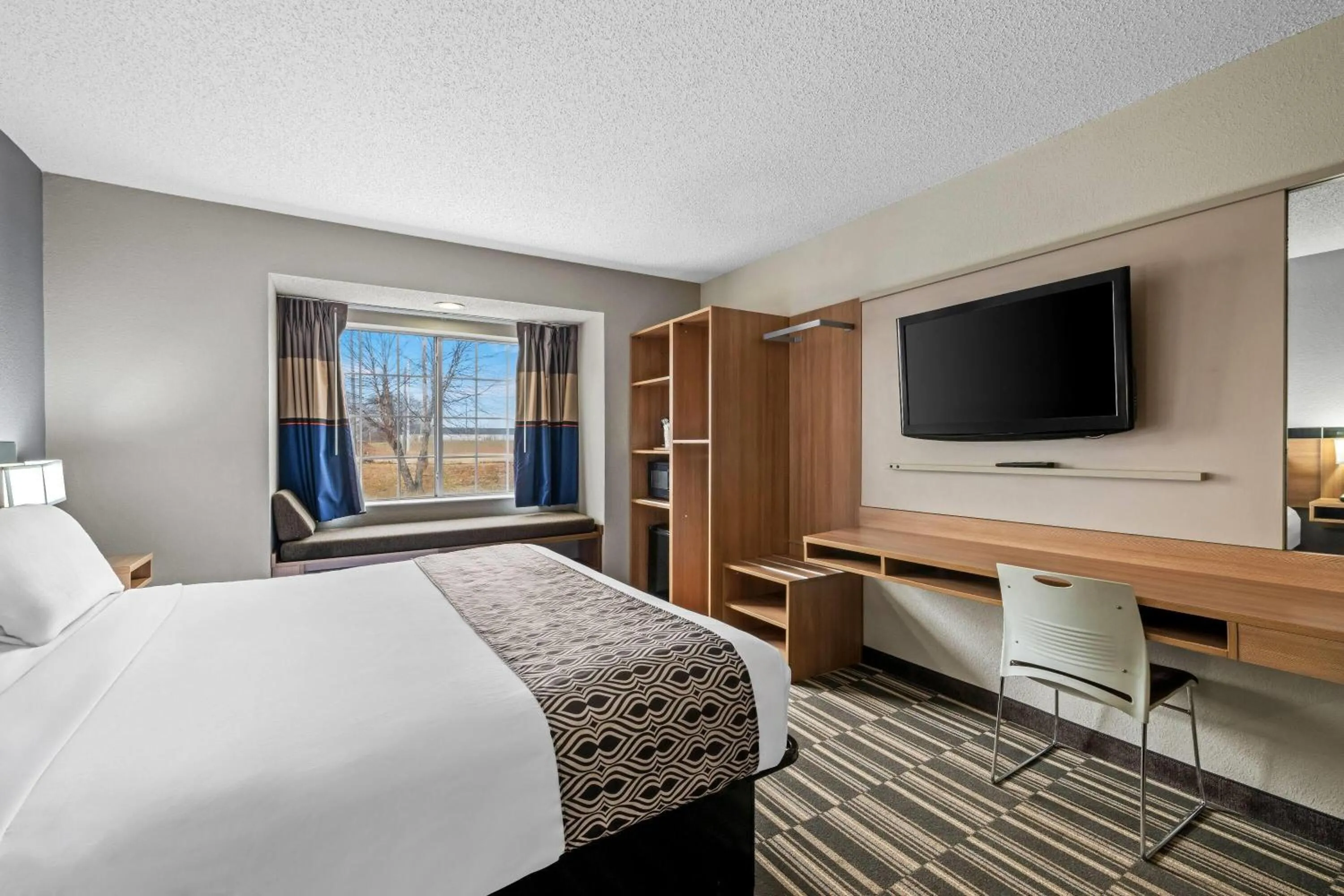 Bed in Microtel Inn & Suites by Wyndham Statesville