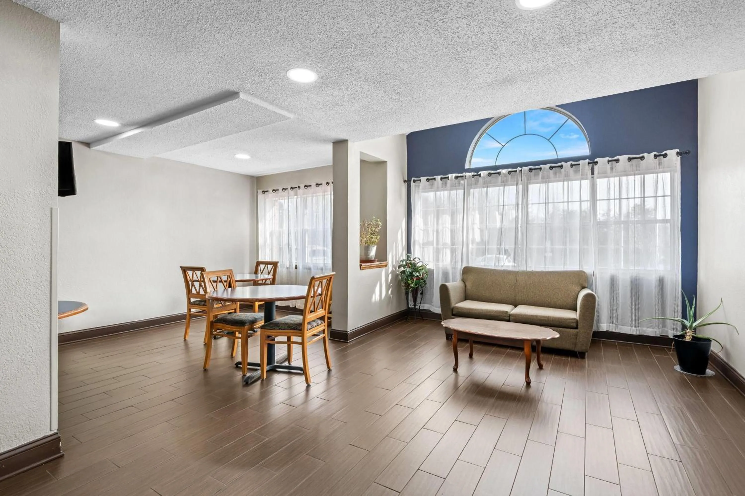 Lobby or reception in Microtel Inn & Suites by Wyndham Statesville