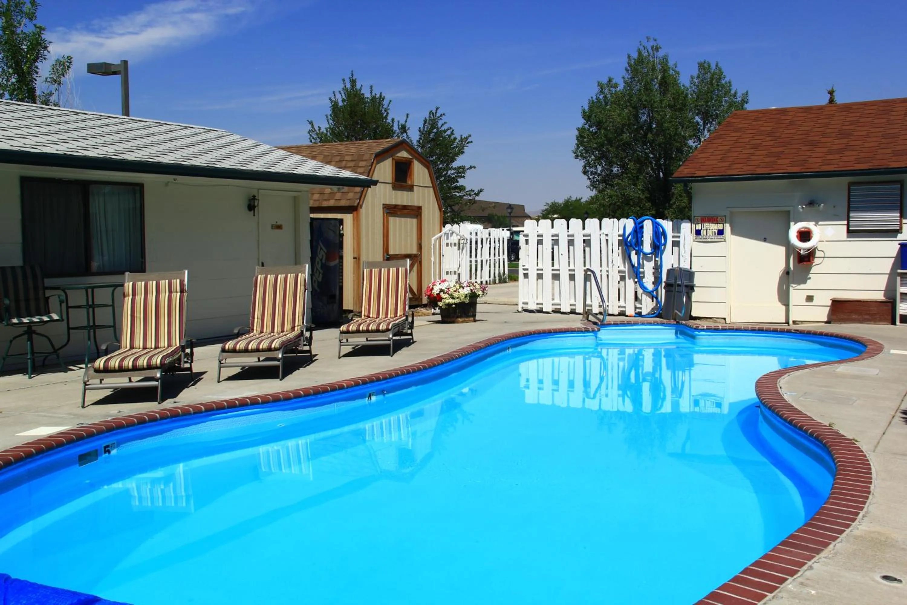 Day in Sunrise Motor Inn