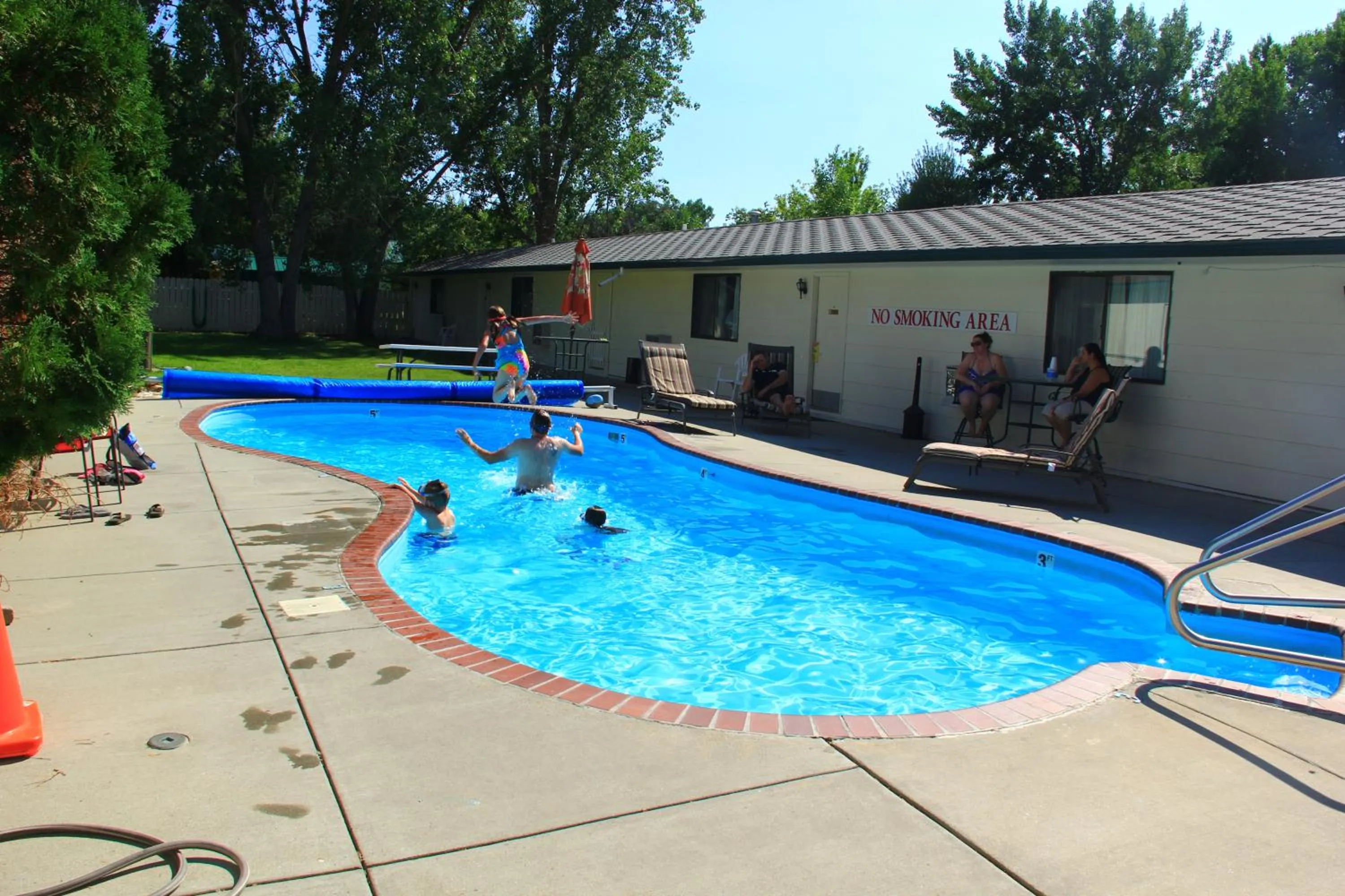  in Sunrise Motor Inn