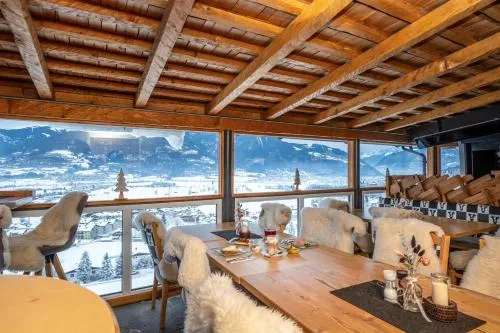 Panorama Hotel Guggenbichl - inkl Sommerkarte, einmaliger Eintritt ins Tauern Spa & bester Ausblick über Kaprun