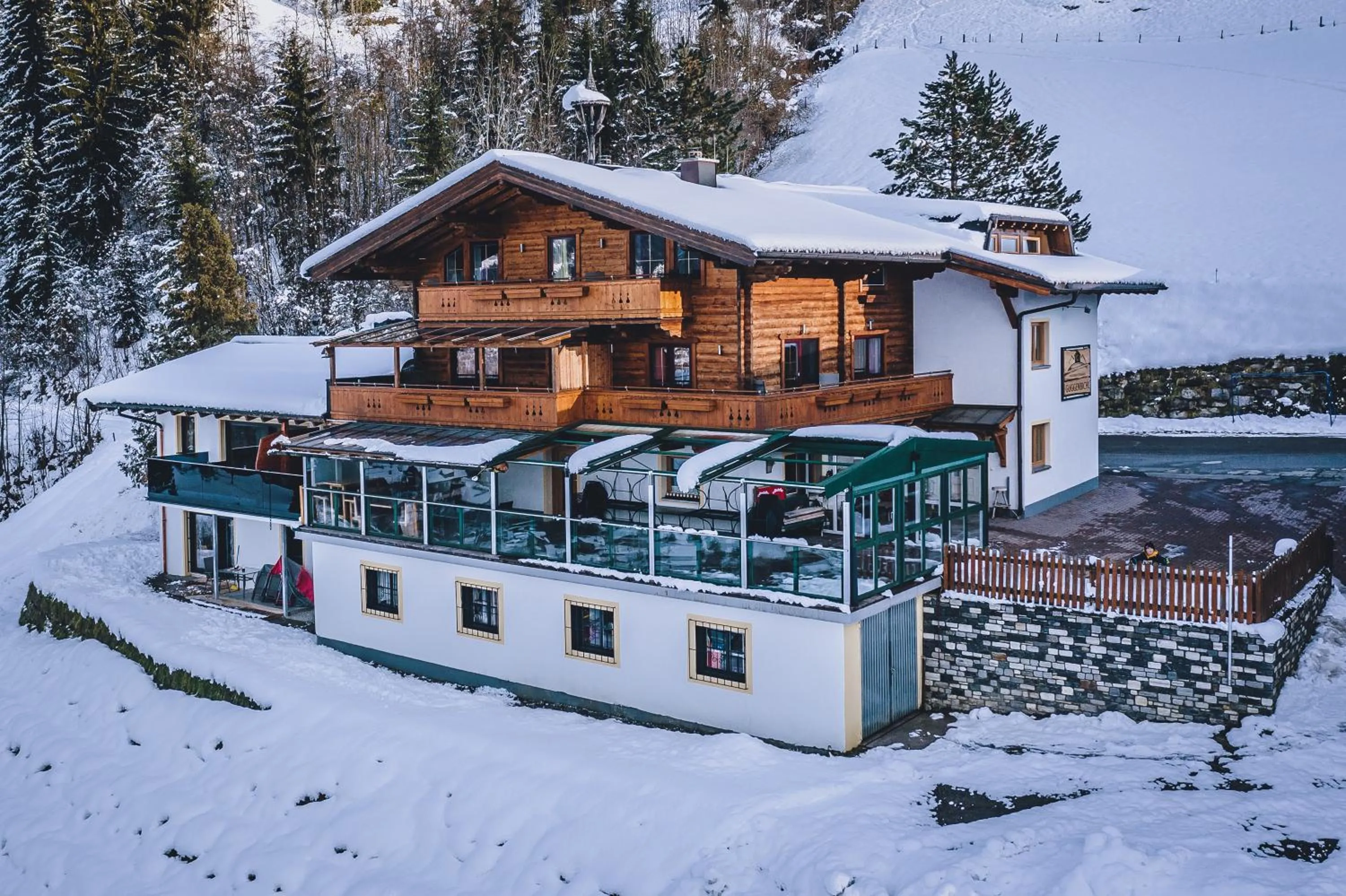 Property building in Panorama Hotel Guggenbichl - inkl Sommerkarte, einmaliger Eintritt ins Tauern Spa & bester Ausblick über Kaprun