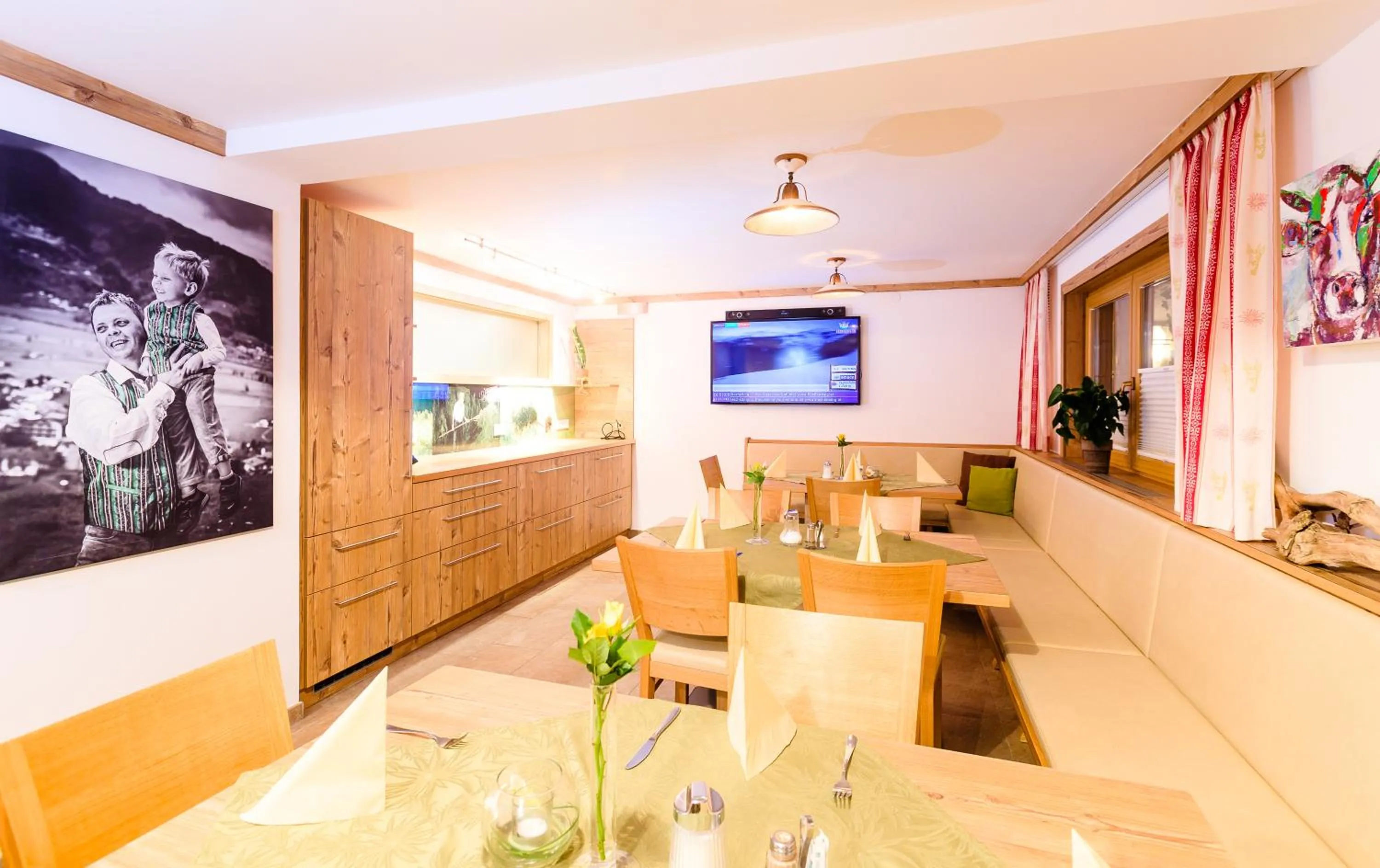 Restaurant/places to eat in Panorama Hotel Guggenbichl - inkl Sommerkarte, einmaliger Eintritt ins Tauern Spa & bester Ausblick über Kaprun