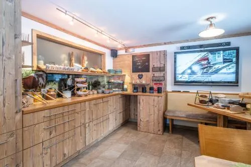 Panorama Hotel Guggenbichl - inkl Sommerkarte, einmaliger Eintritt ins Tauern Spa & bester Ausblick über Kaprun