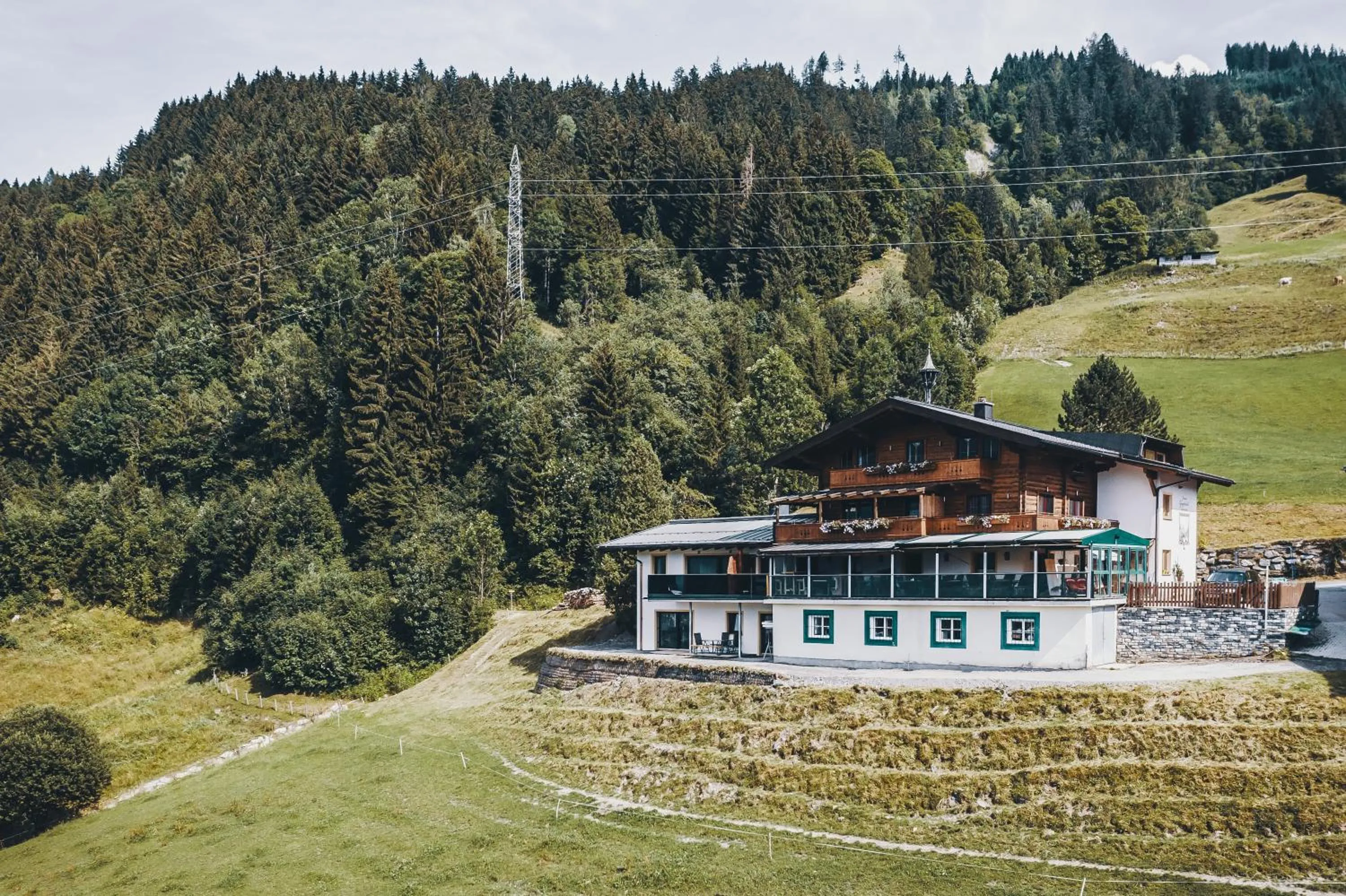 Property building in Panorama Hotel Guggenbichl - inkl Sommerkarte, einmaliger Eintritt ins Tauern Spa & bester Ausblick über Kaprun