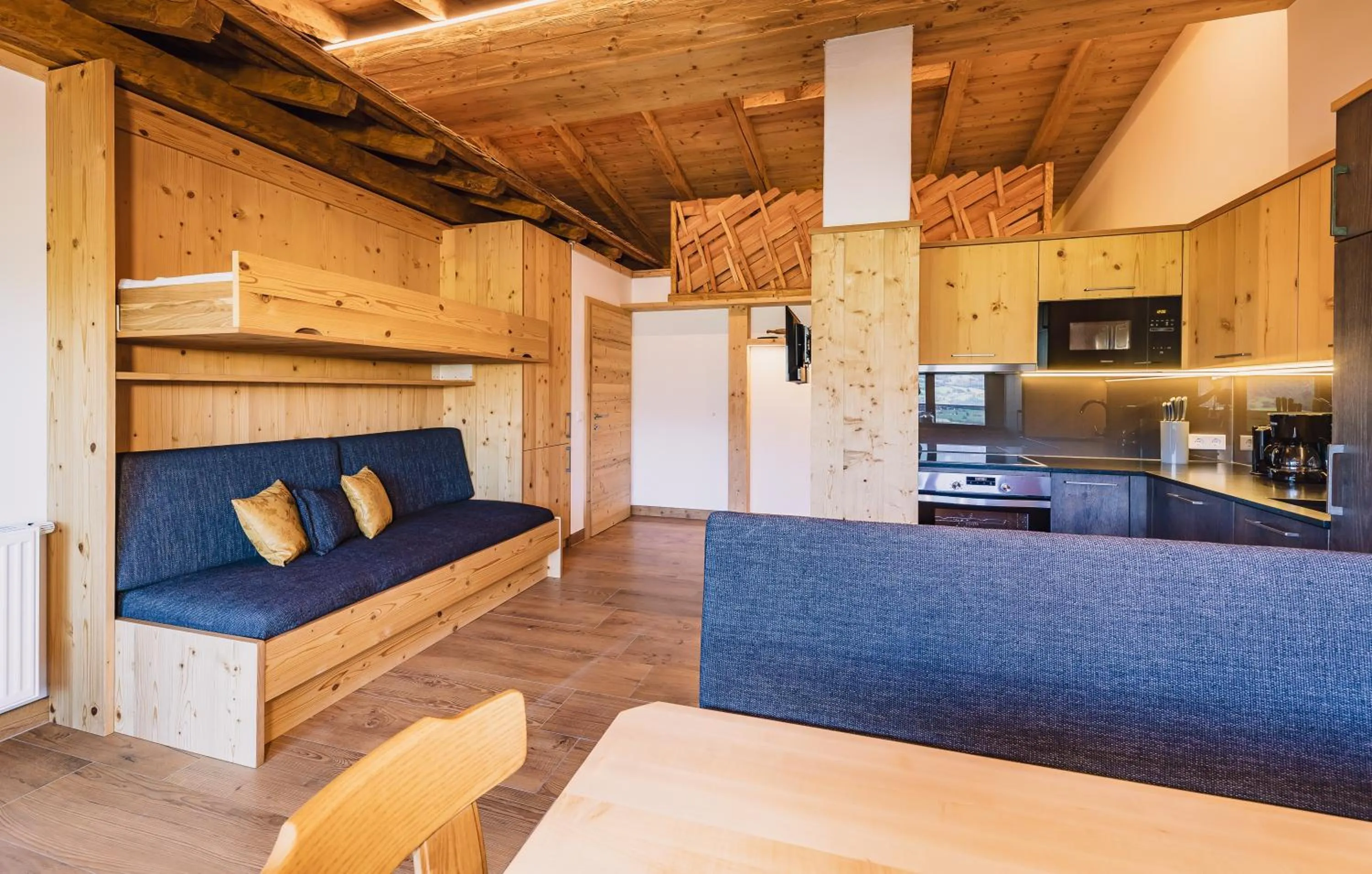 Kitchen or kitchenette in Panorama Hotel Guggenbichl - inkl Sommerkarte, einmaliger Eintritt ins Tauern Spa & bester Ausblick über Kaprun