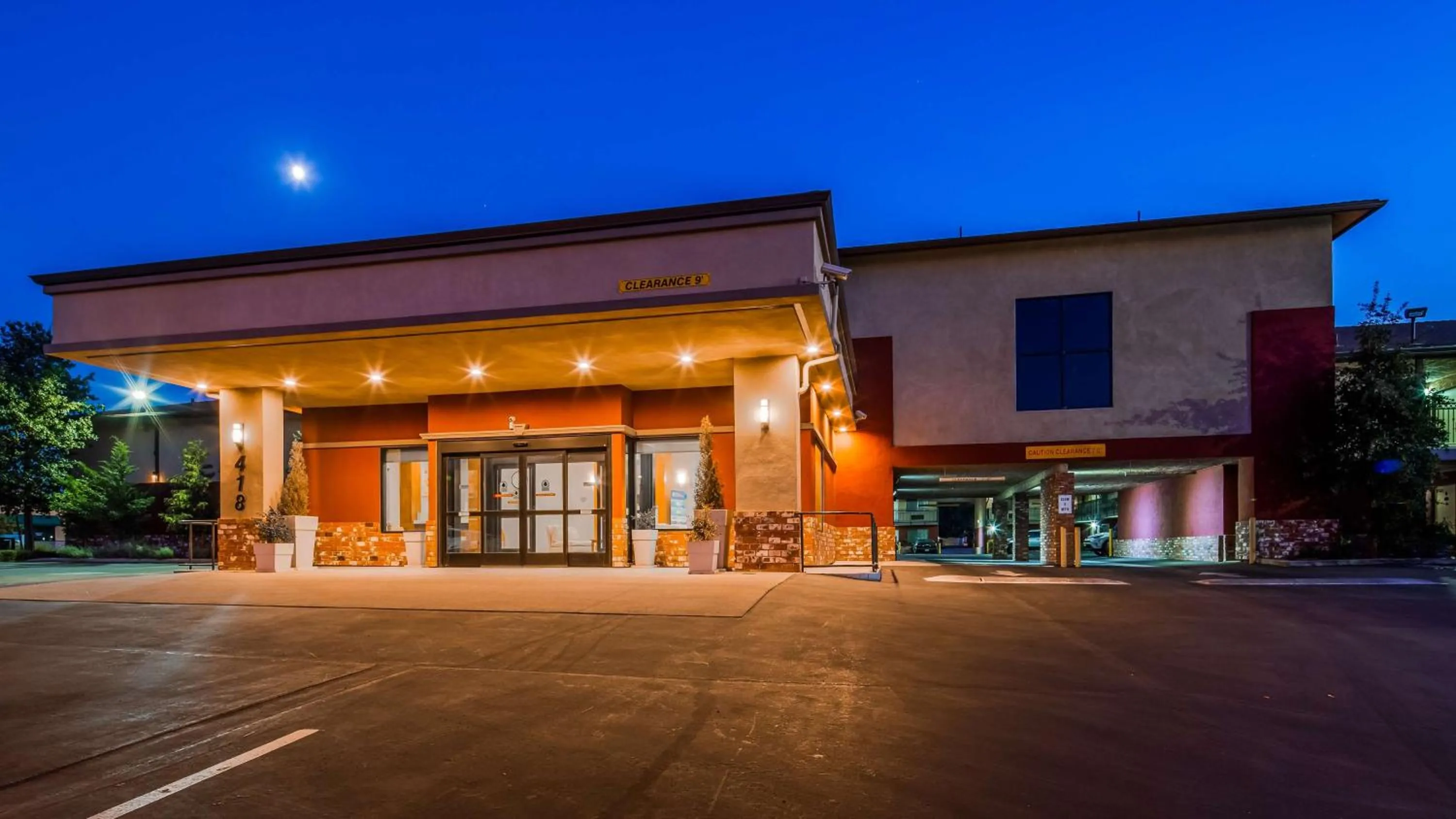 Property building in SureStay Hotel by Best Western Tehachapi