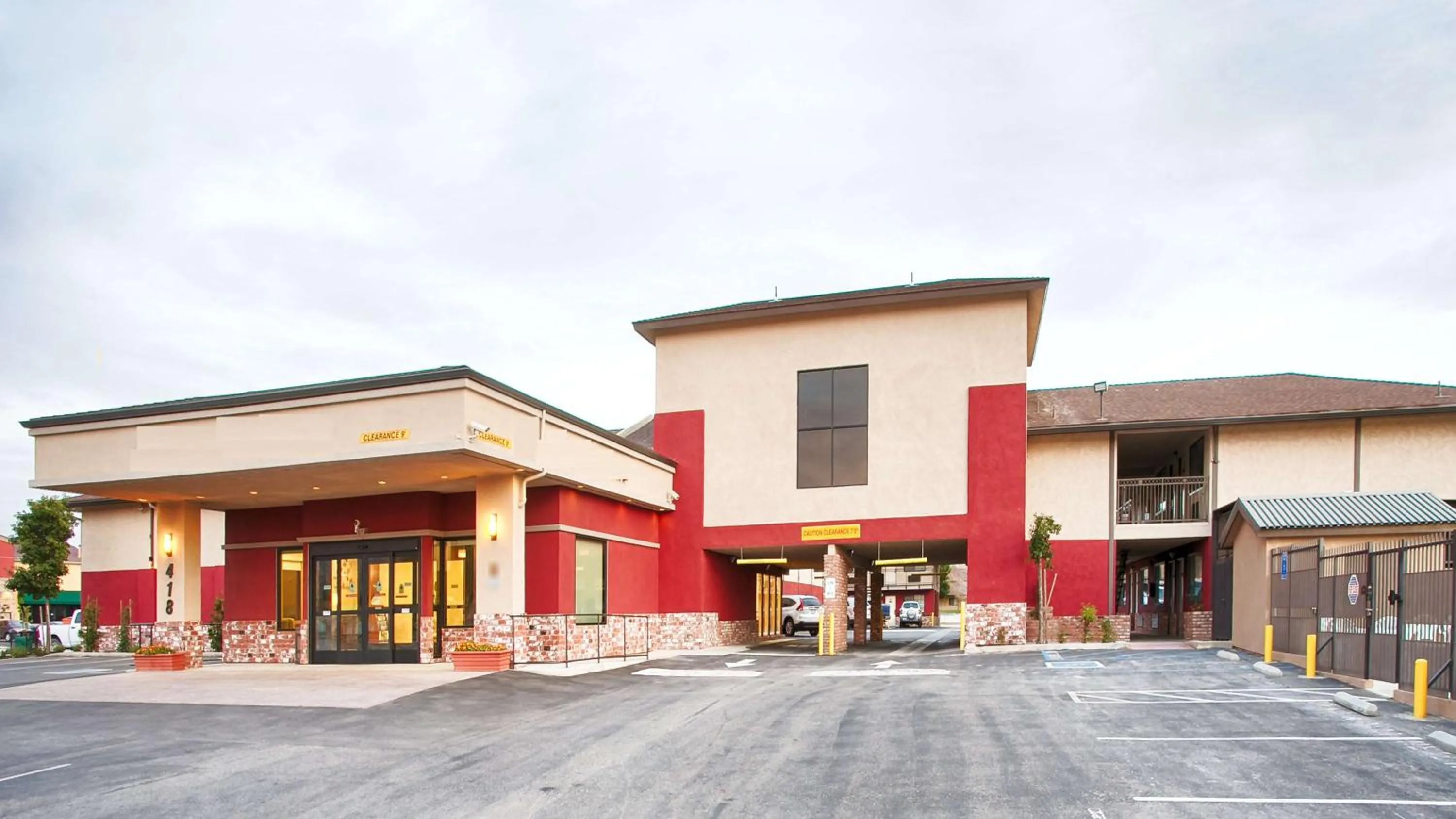 Property building in SureStay Hotel by Best Western Tehachapi