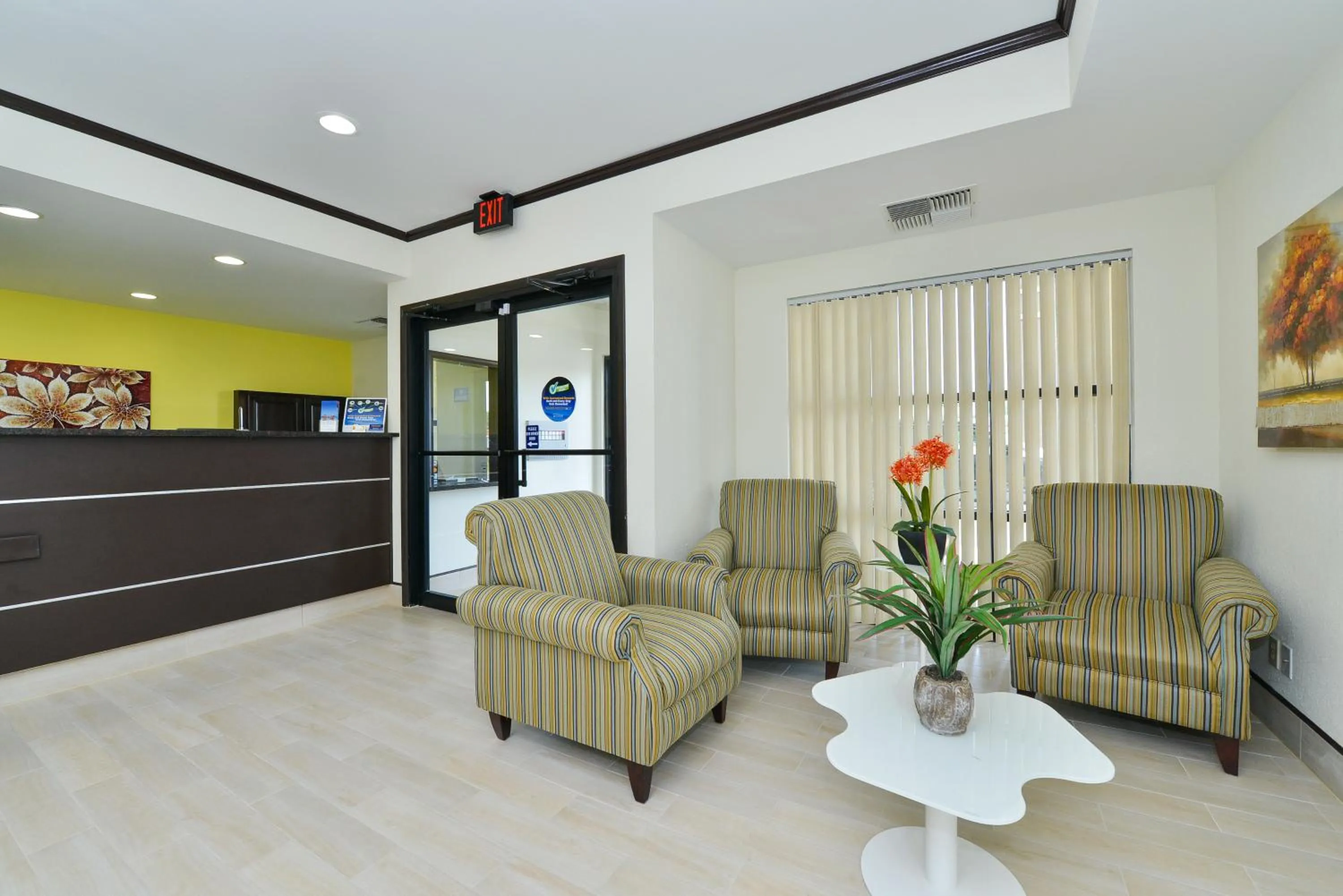 Lobby or reception in Super 8 by Wyndham Petersburg