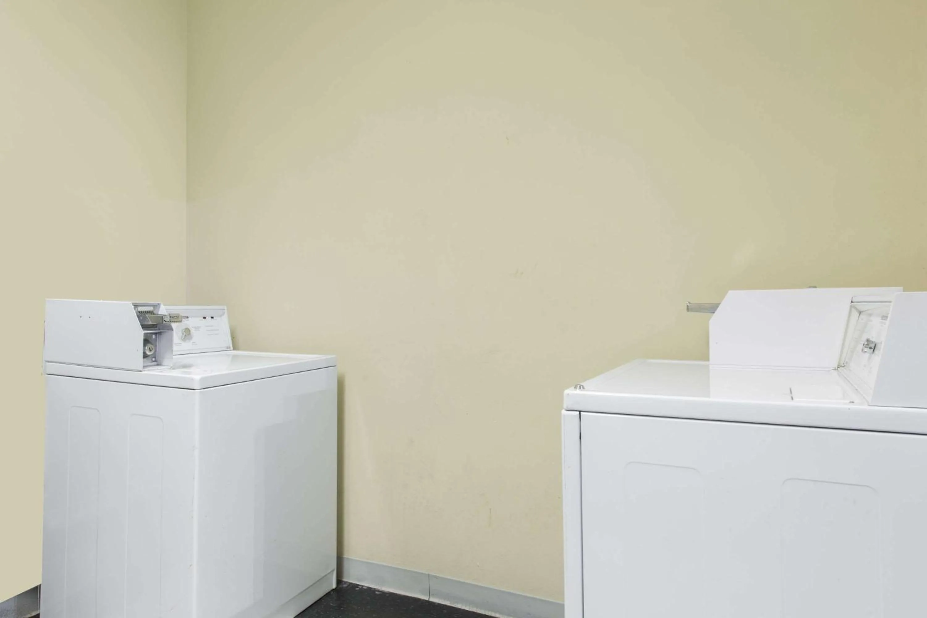 On site in Super 8 by Wyndham Petersburg