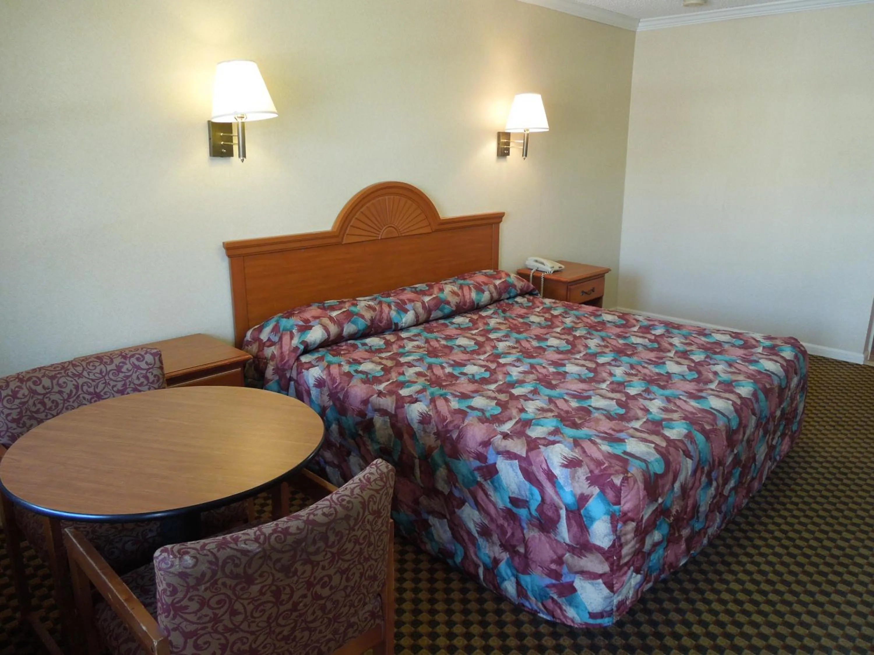 Photo of the whole room, Bed in Red Carpet Inn Absecon