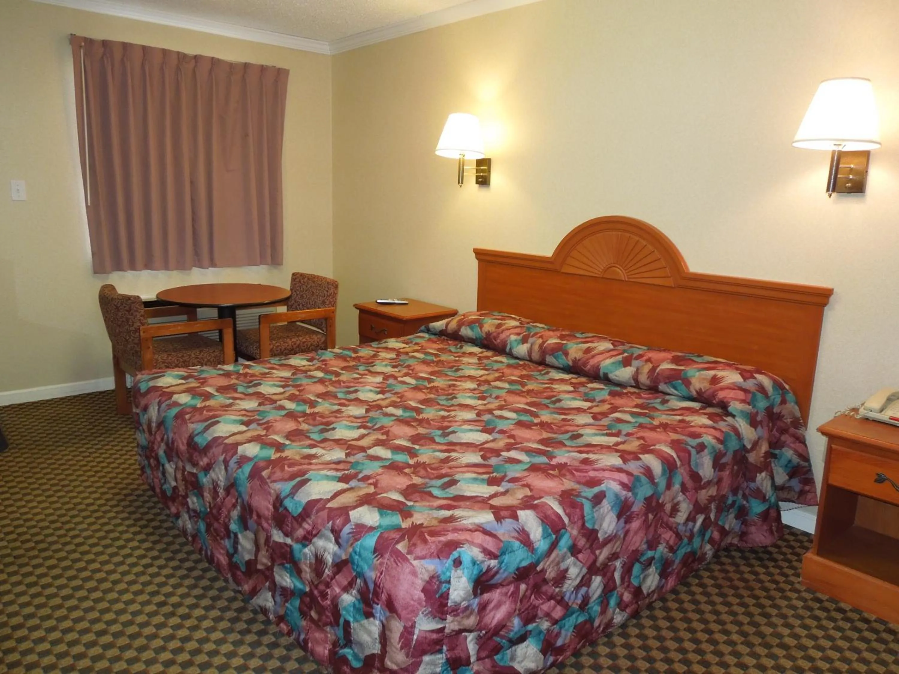 Photo of the whole room, Bed in Red Carpet Inn Absecon