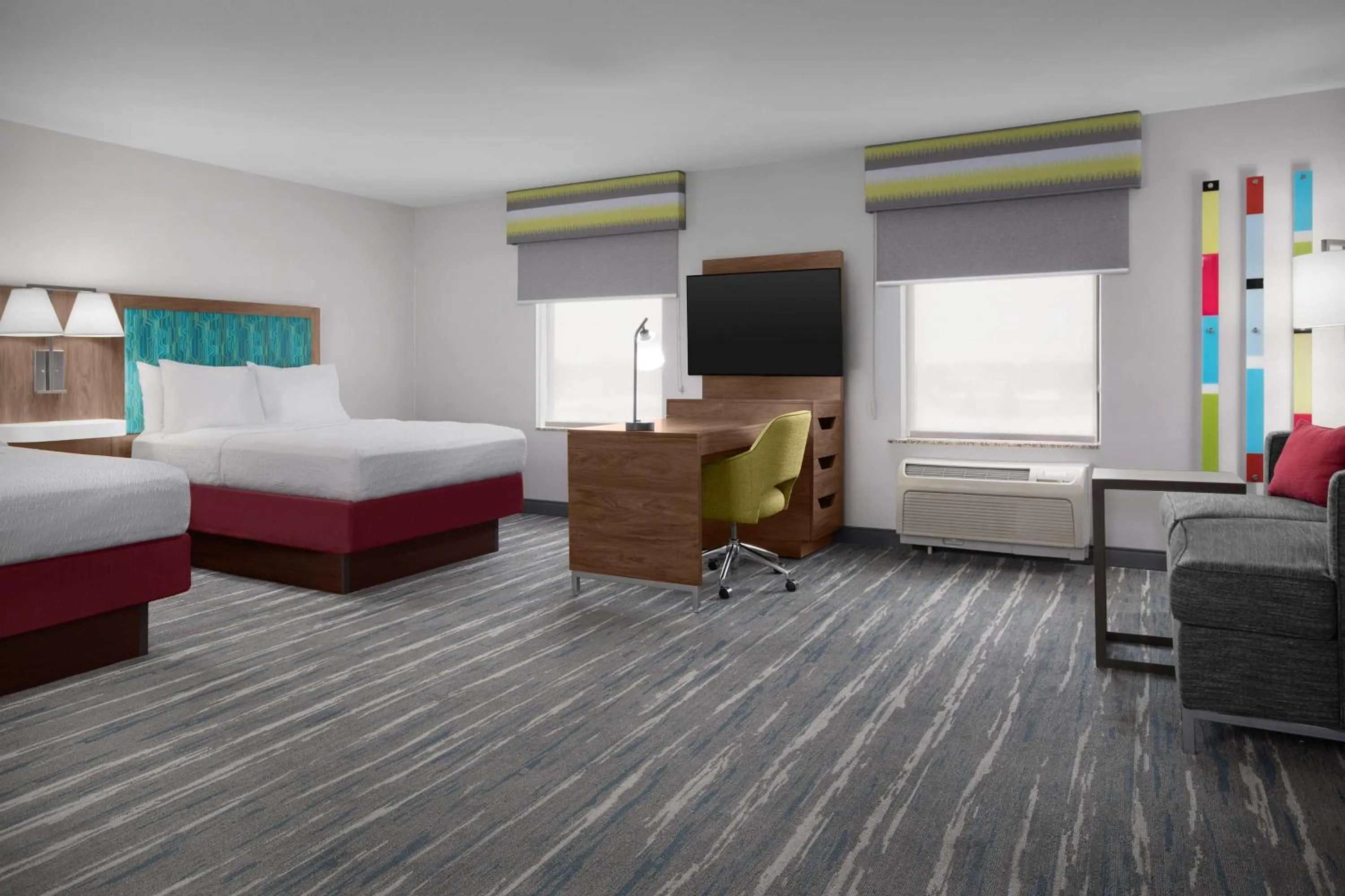 Living room, Bed in Hampton Inn Yorkville