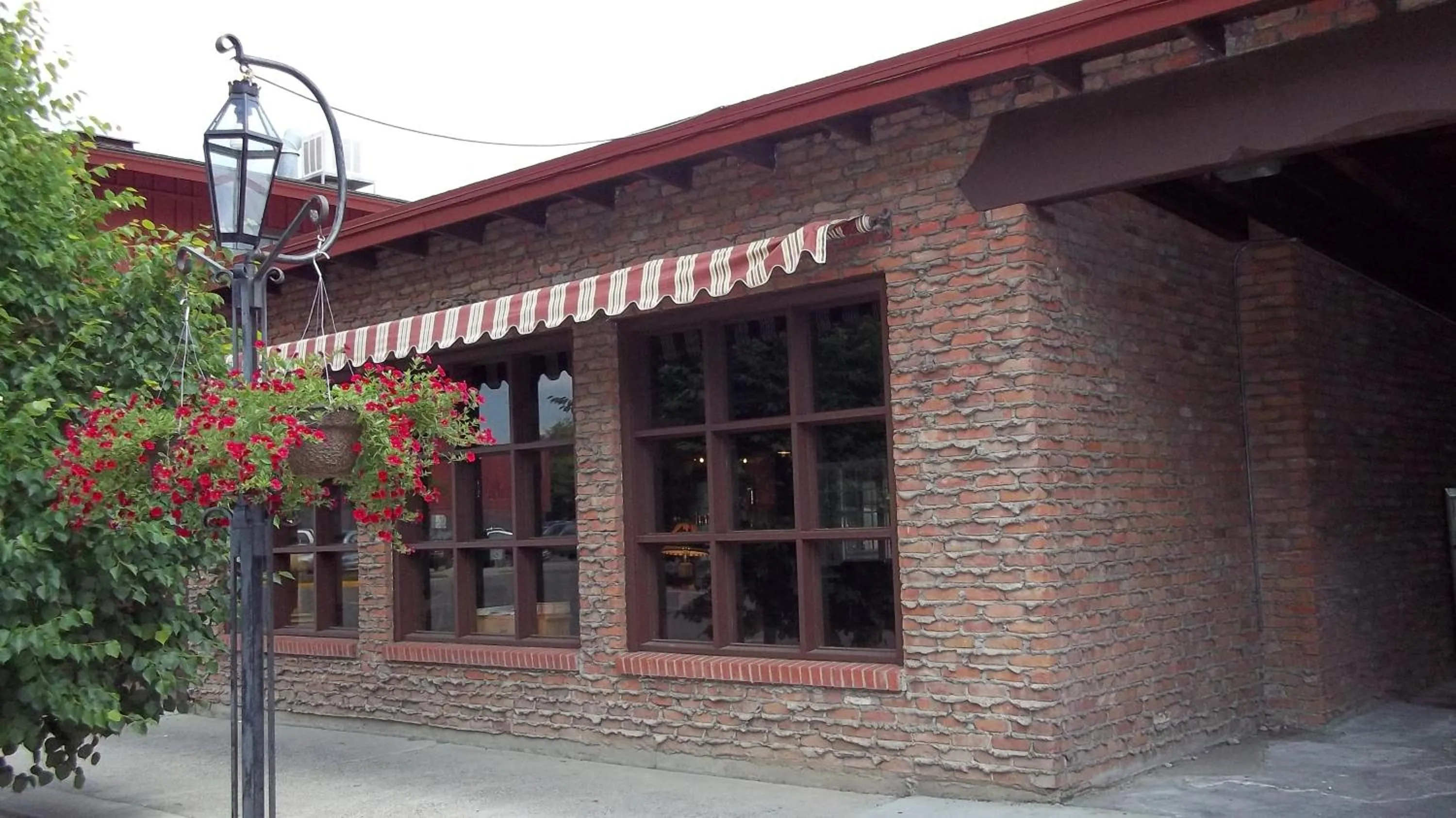 Facade/entrance in Dude Rancher Lodge