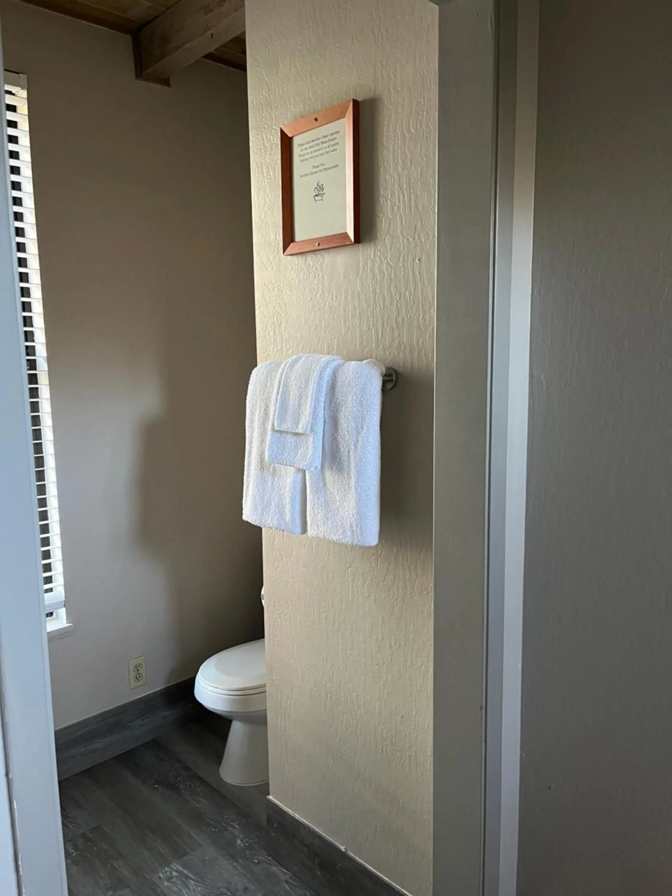 Bathroom in Northern Queen Inn