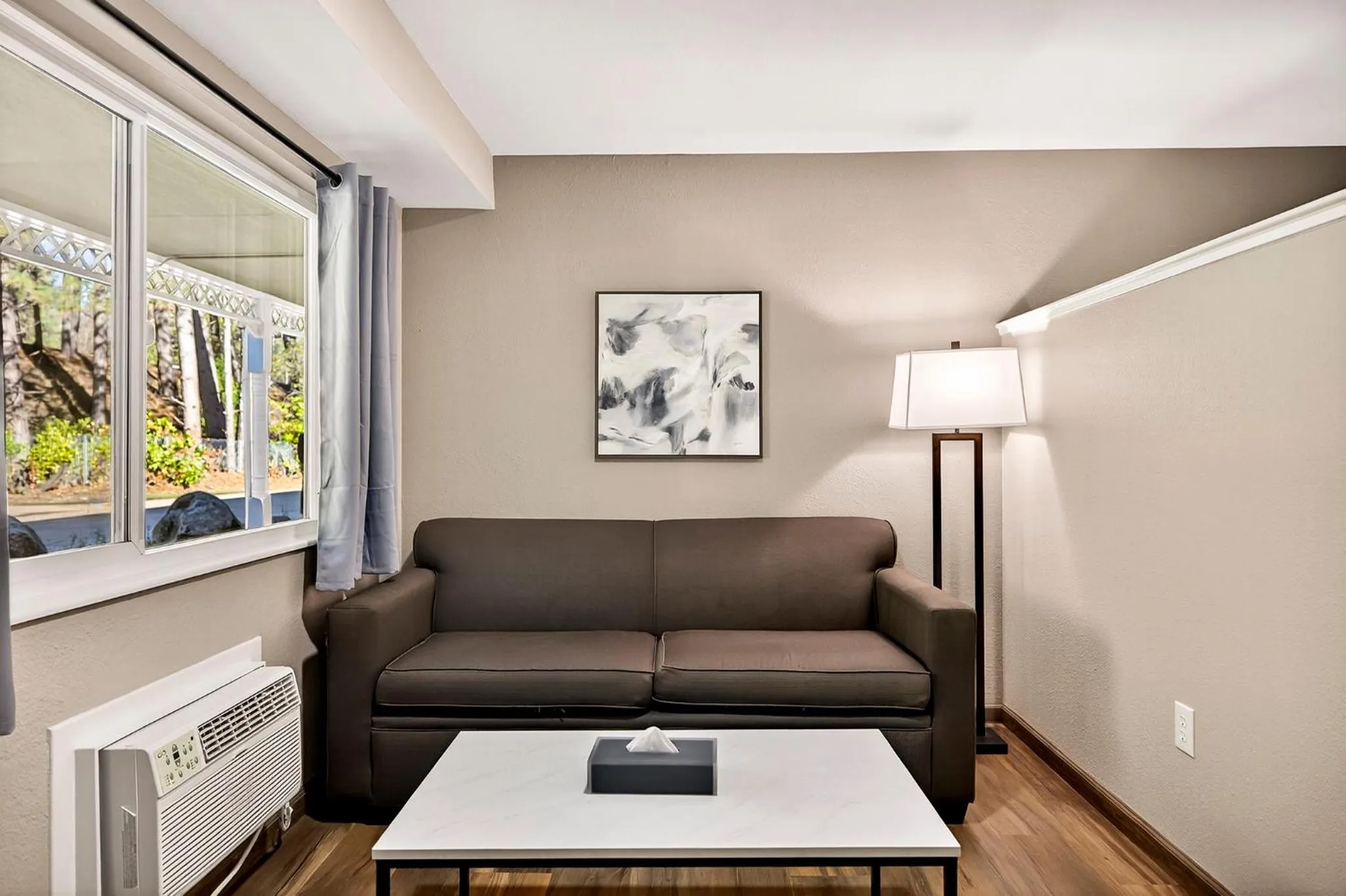 Living room in Northern Queen Inn