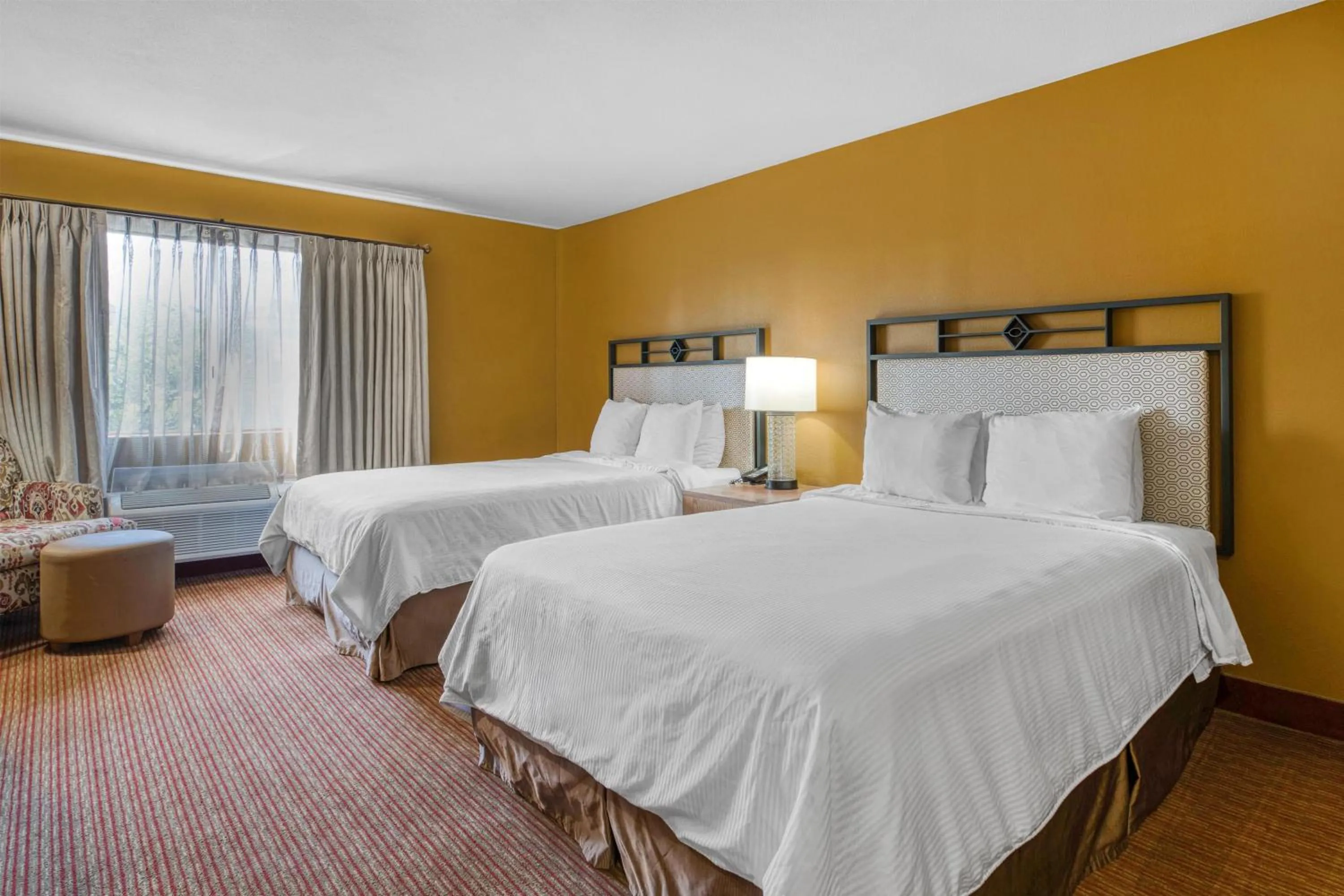 Bedroom, Bed in SureStay Hotel by Best Western Camarillo